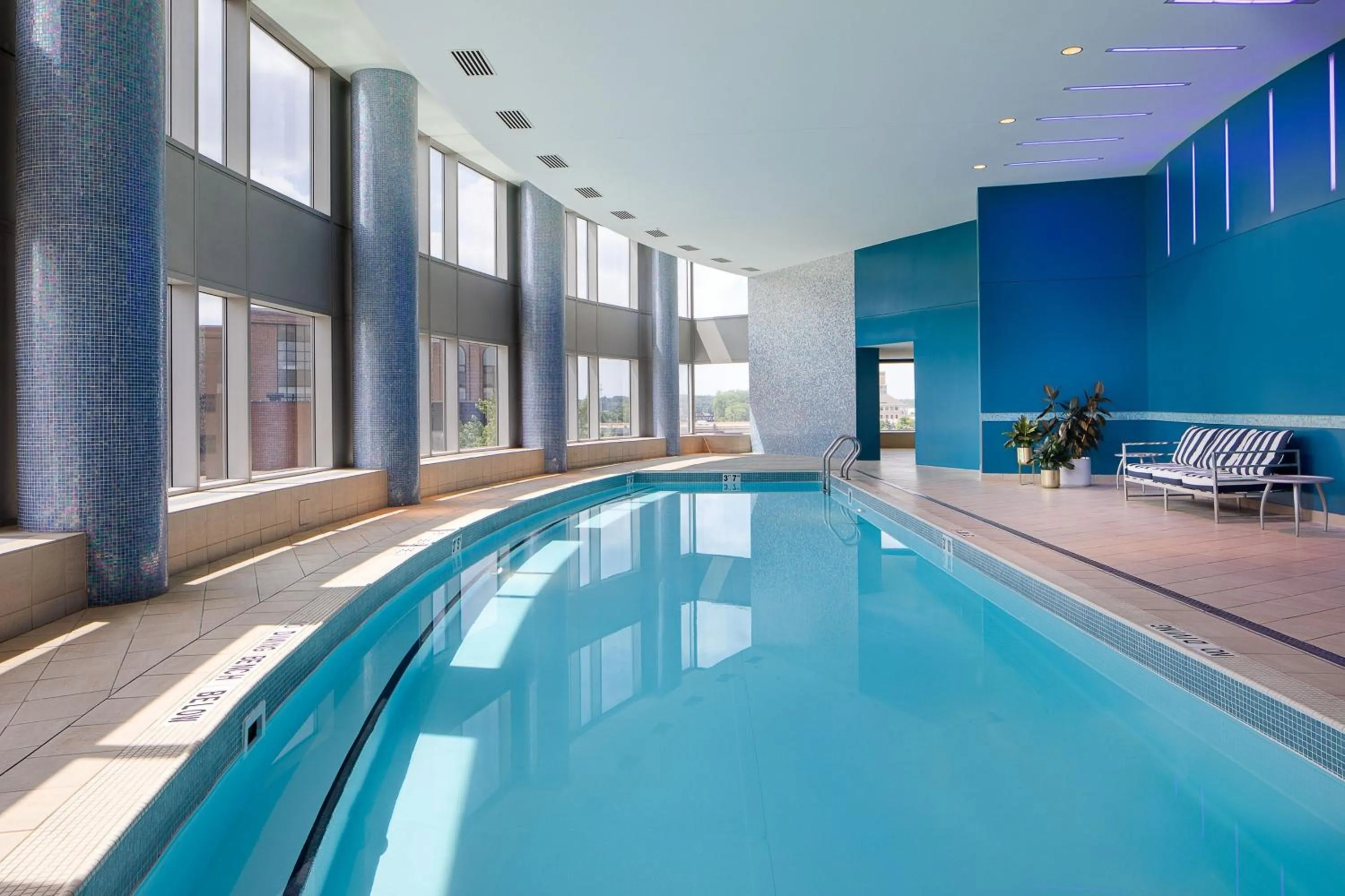 Swimming pool in JW Marriott Grand Rapids