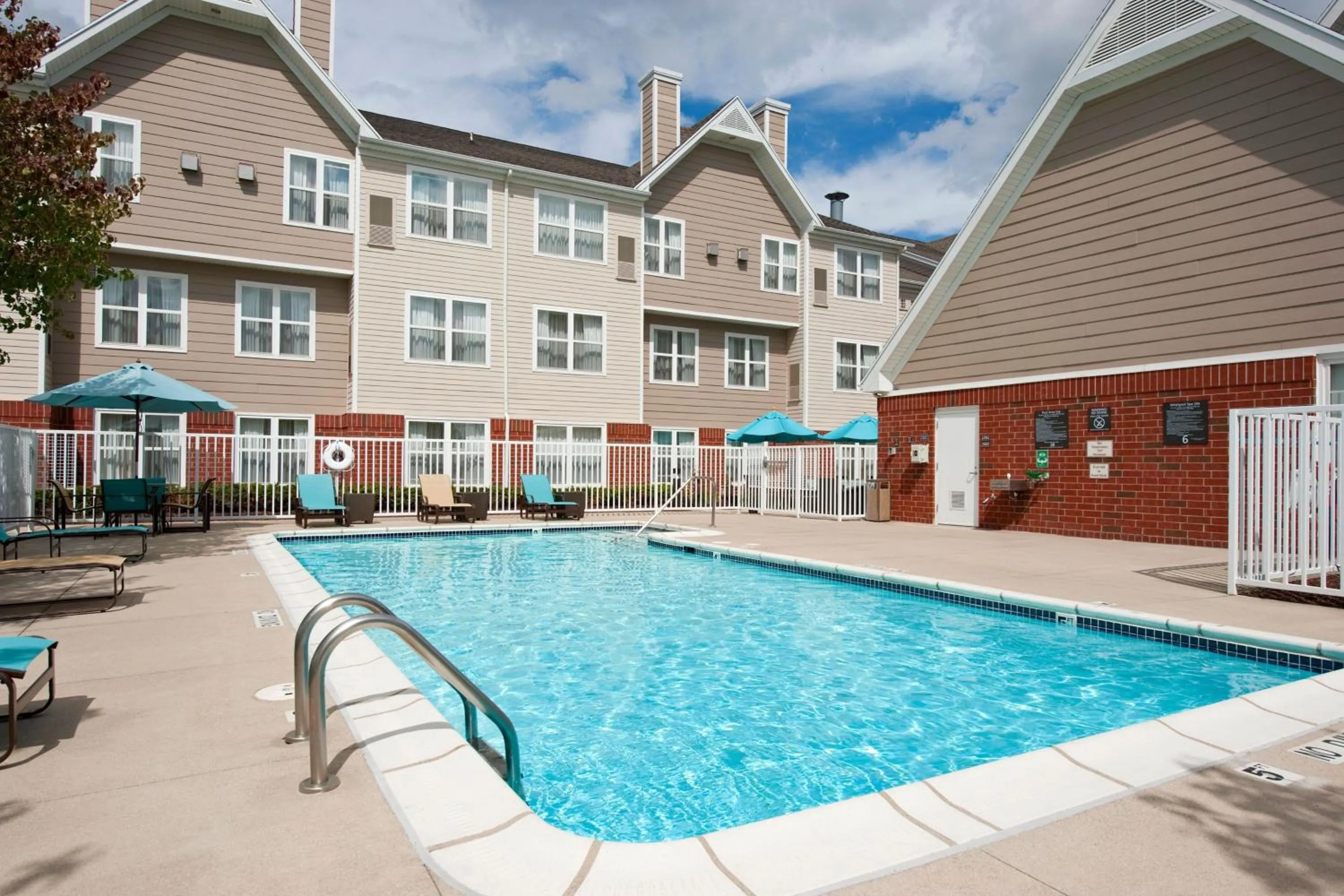 Swimming pool in Residence Inn by Marriott Grand Rapids West