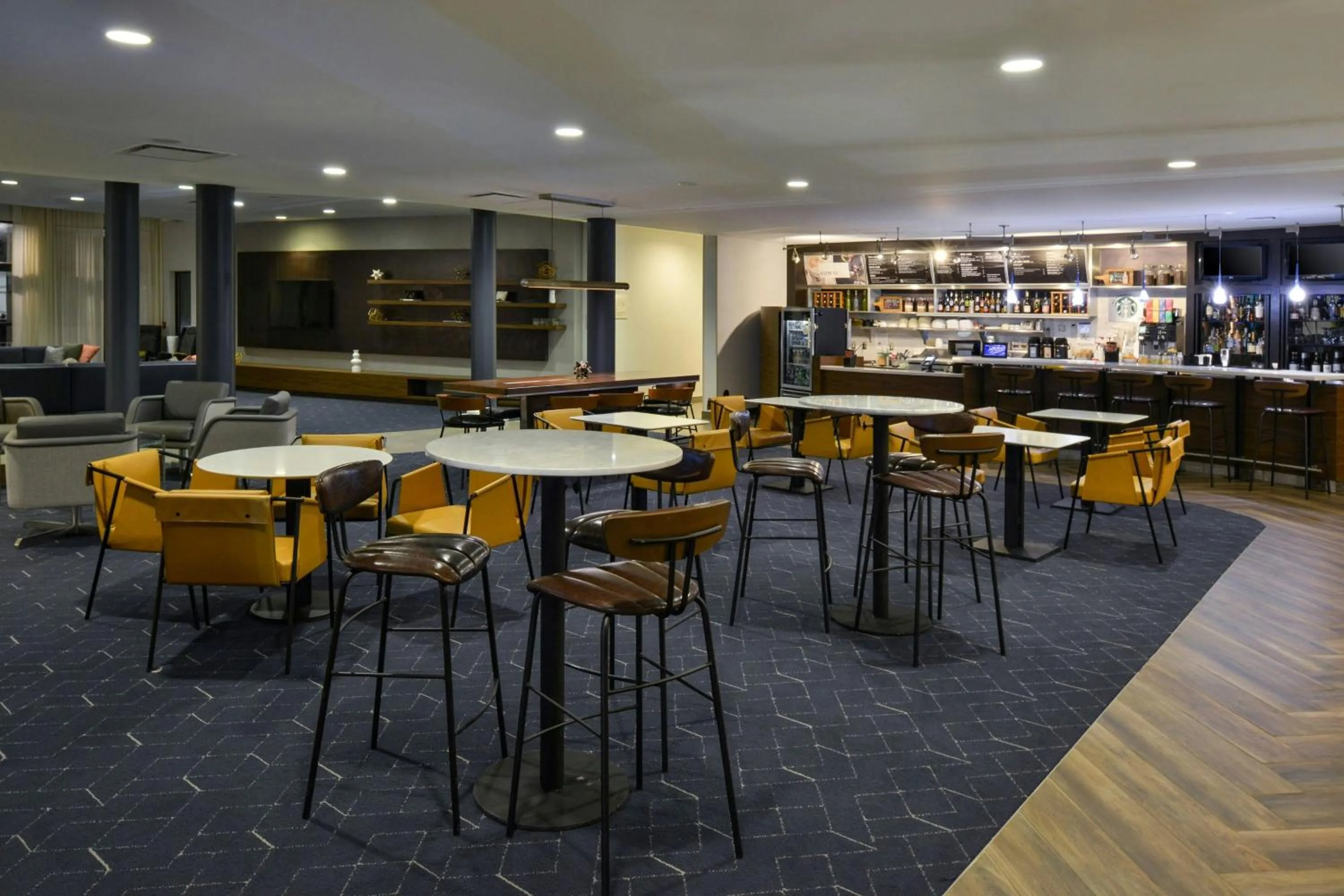 Restaurant/places to eat in Courtyard by Marriott Harrisburg Hershey