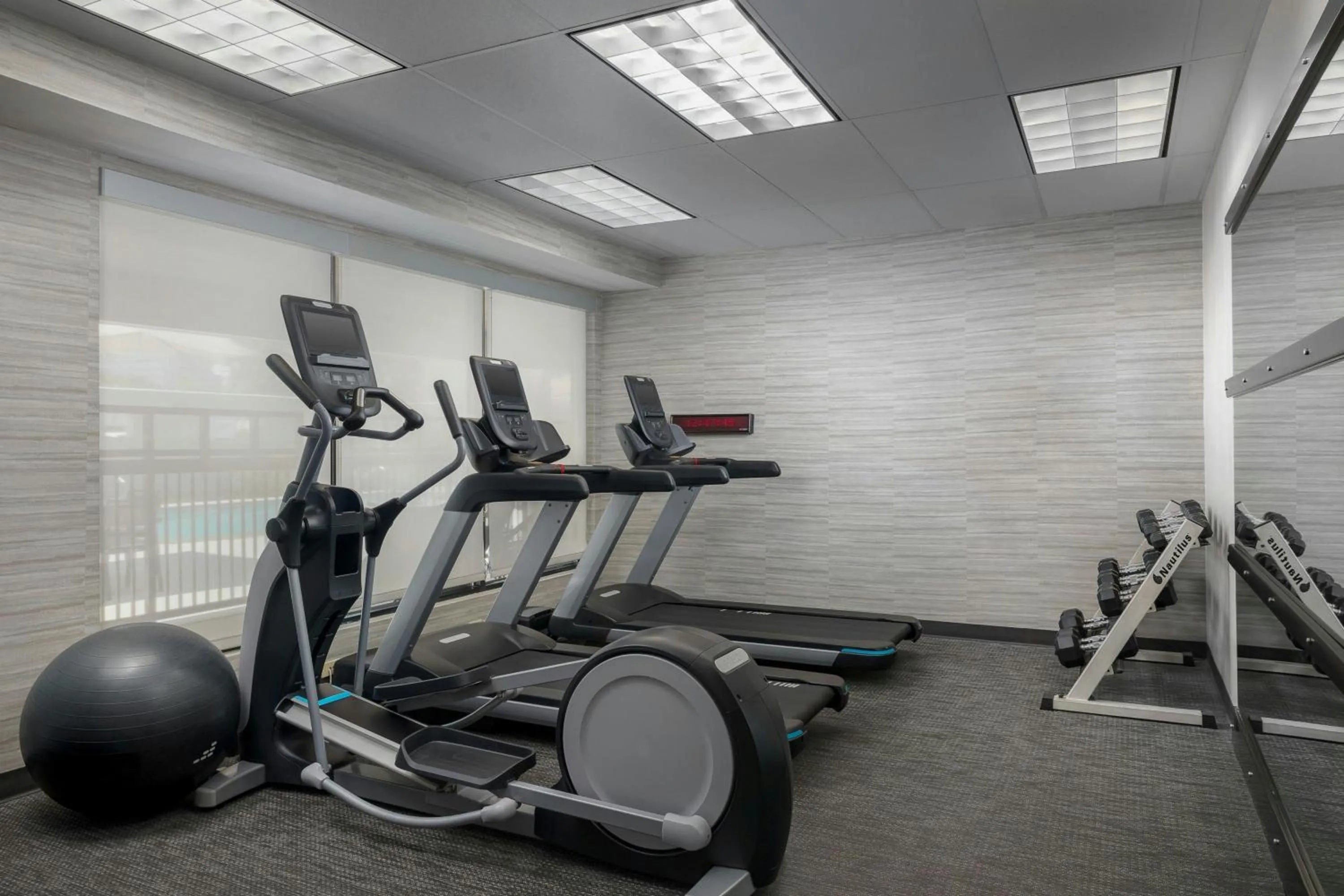 Fitness centre/facilities in Courtyard by Marriott Houston Rice University