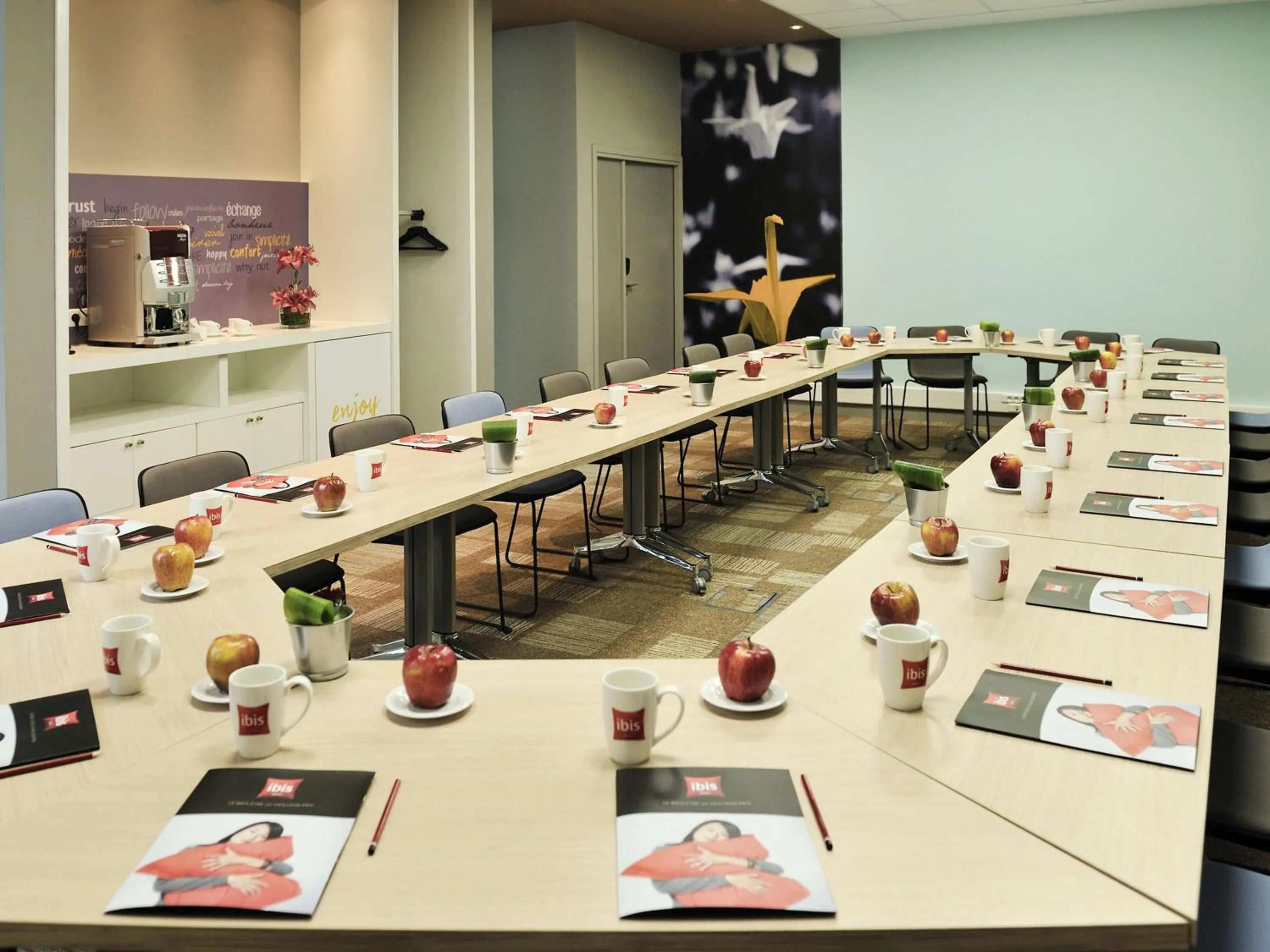 Meeting/conference room in Ibis Casa Voyageurs