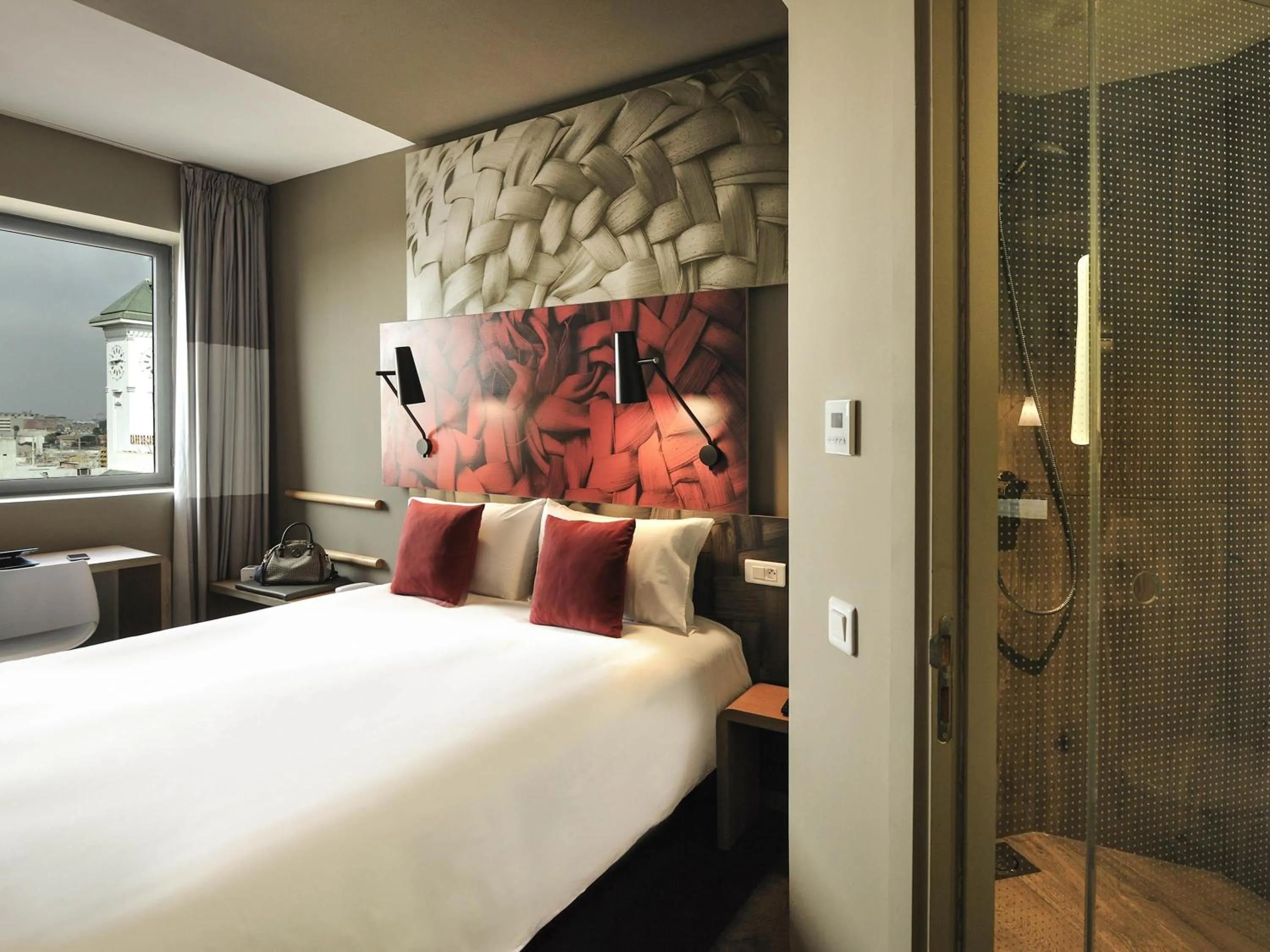 Bedroom, Bed in Ibis Casa Voyageurs