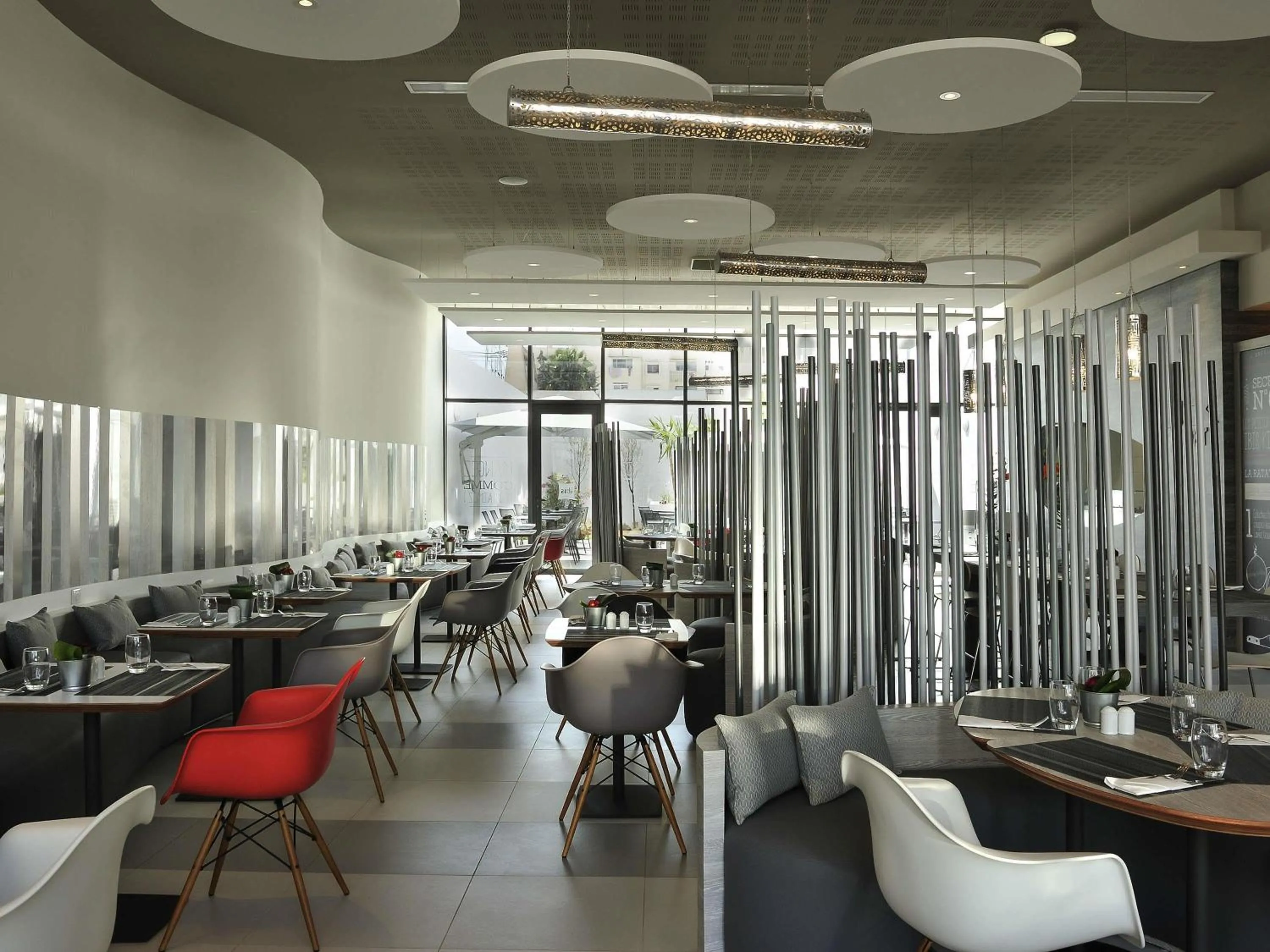 Restaurant/places to eat in Ibis Casa Voyageurs