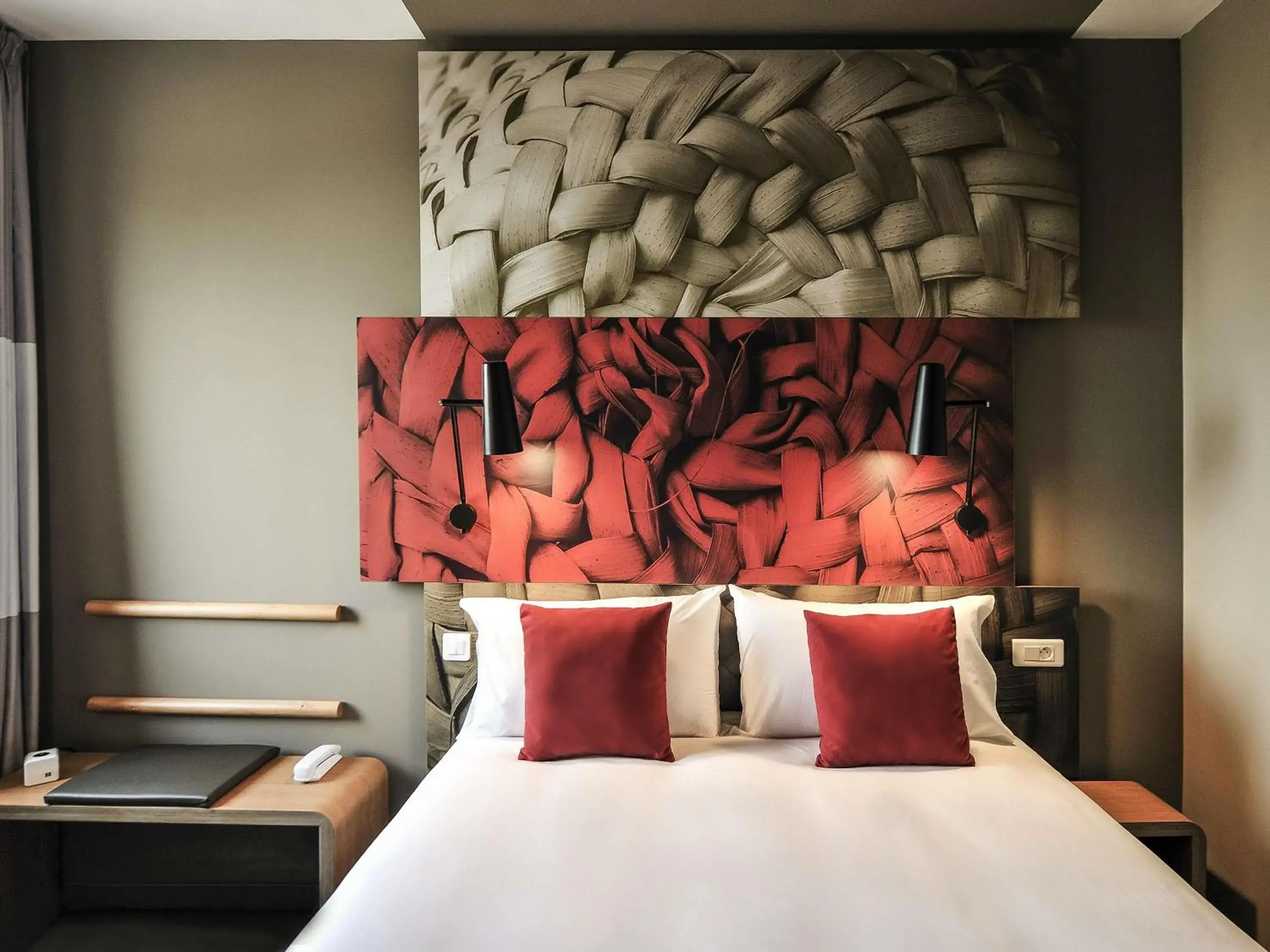 Bedroom, Bed in Ibis Casa Voyageurs Bedroom, Bed in Ibis Casa Voyageurs