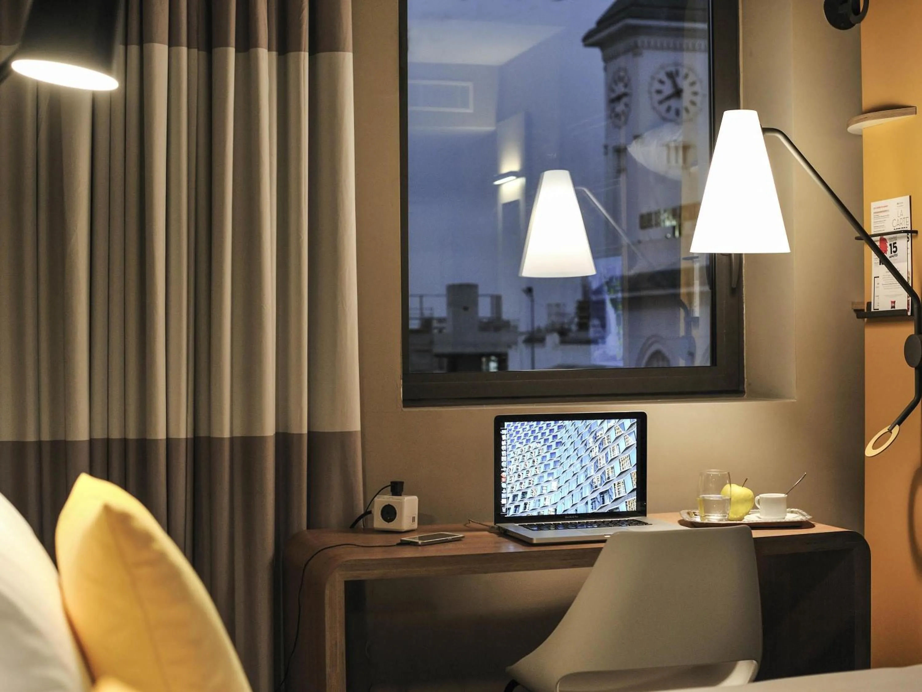 Bedroom in Ibis Casa Voyageurs