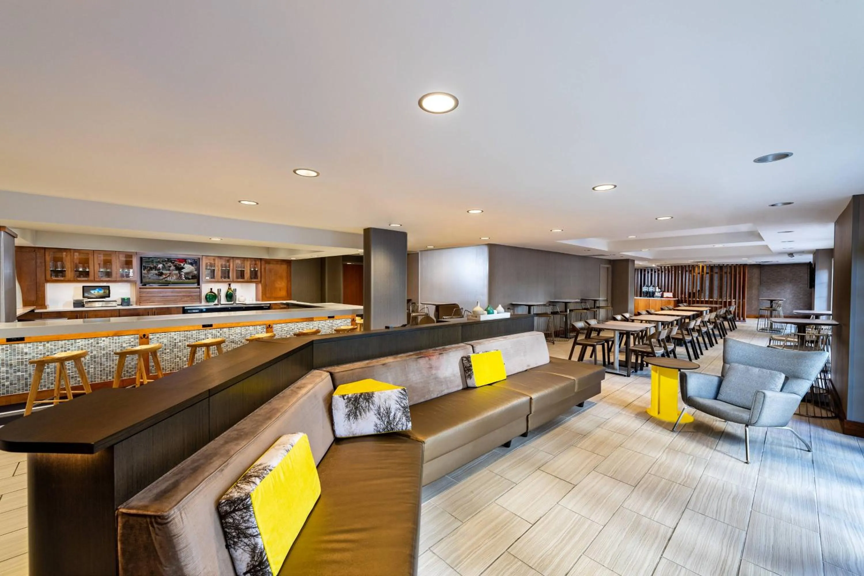 Restaurant/places to eat in SpringHill Suites Houston Medical Center / NRG Park