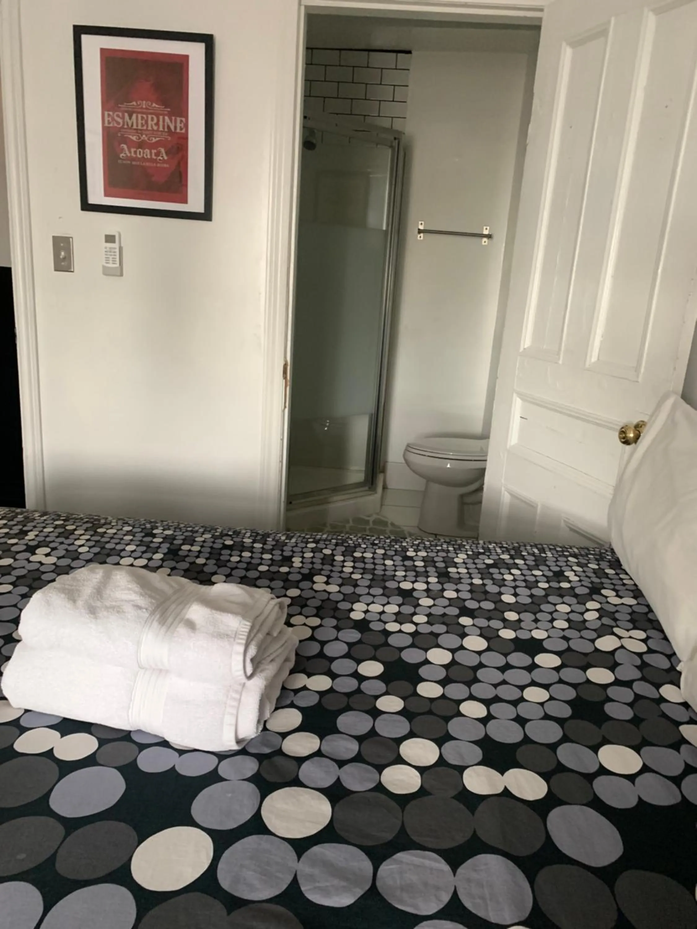 Toilet, Bed in Pensione Popolo