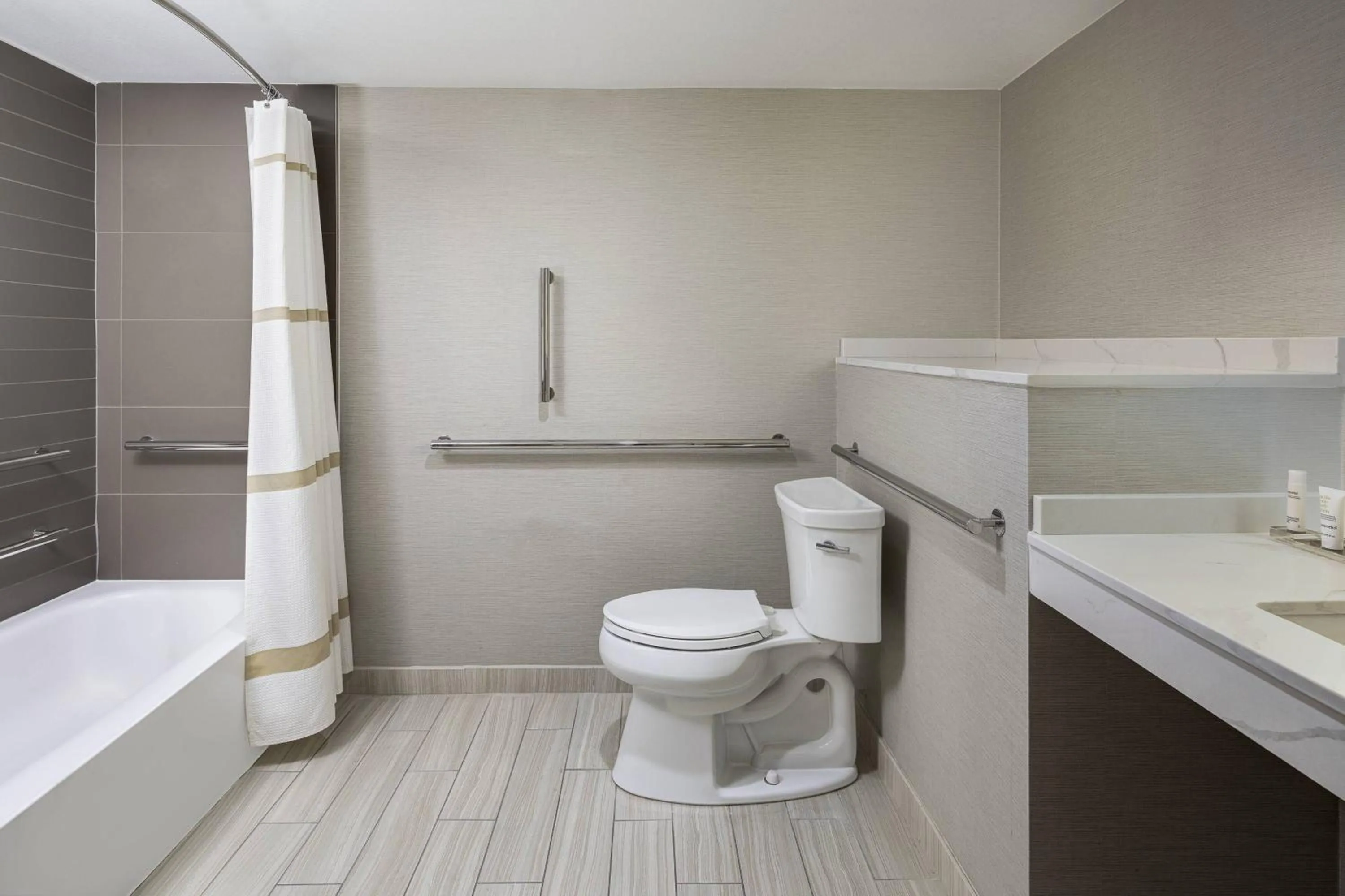 Bathroom in Houston Marriott South at Hobby Airport