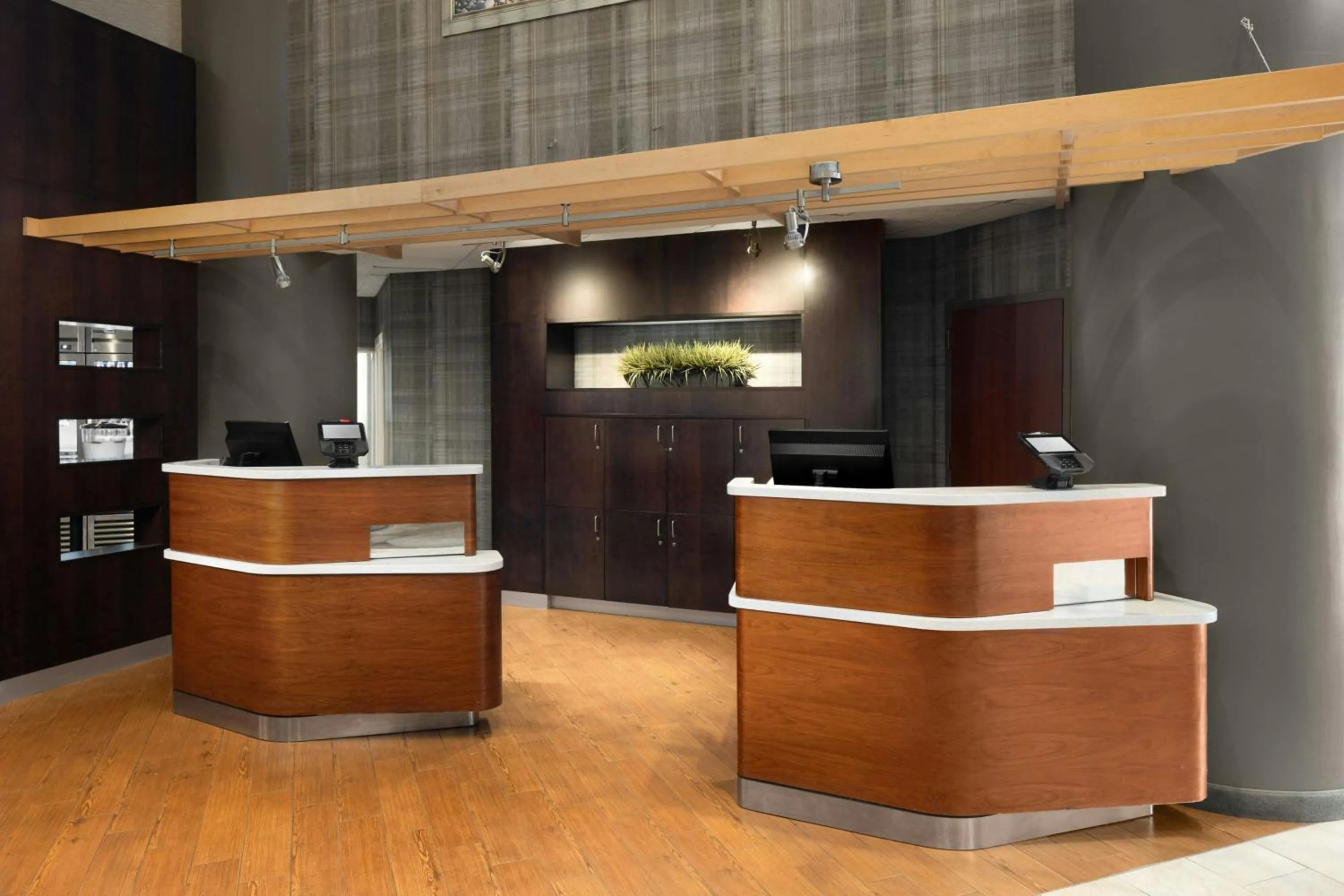 Lobby or reception in Courtyard Long Island MacArthur Airport