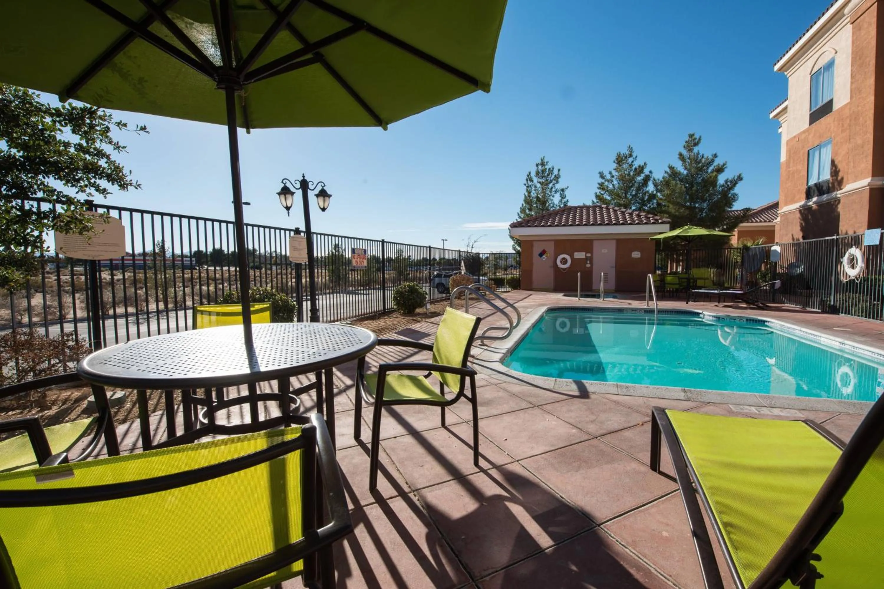 Swimming pool in SpringHill Suites Ridgecrest