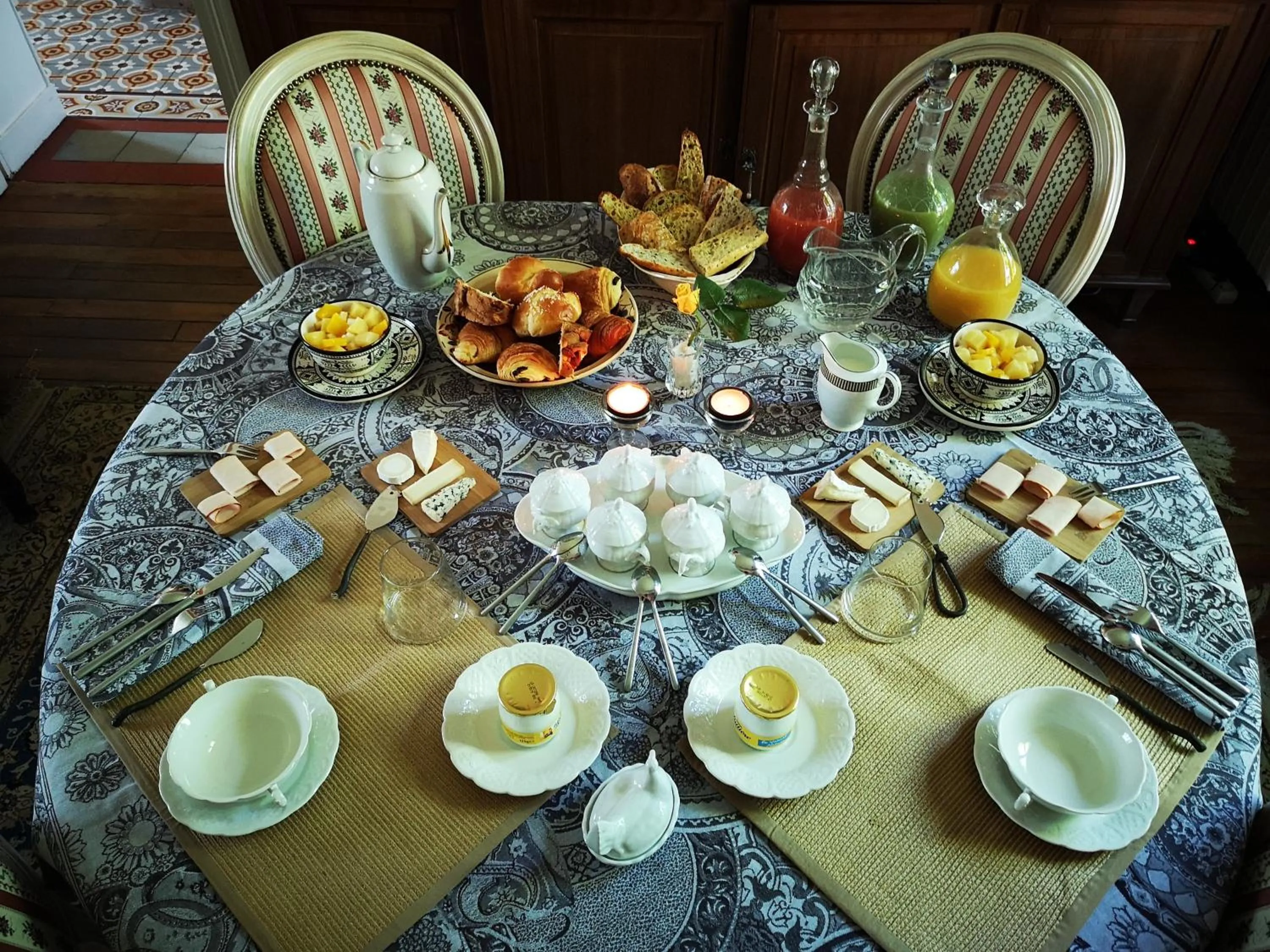 Food and drinks in Villa le Cloky