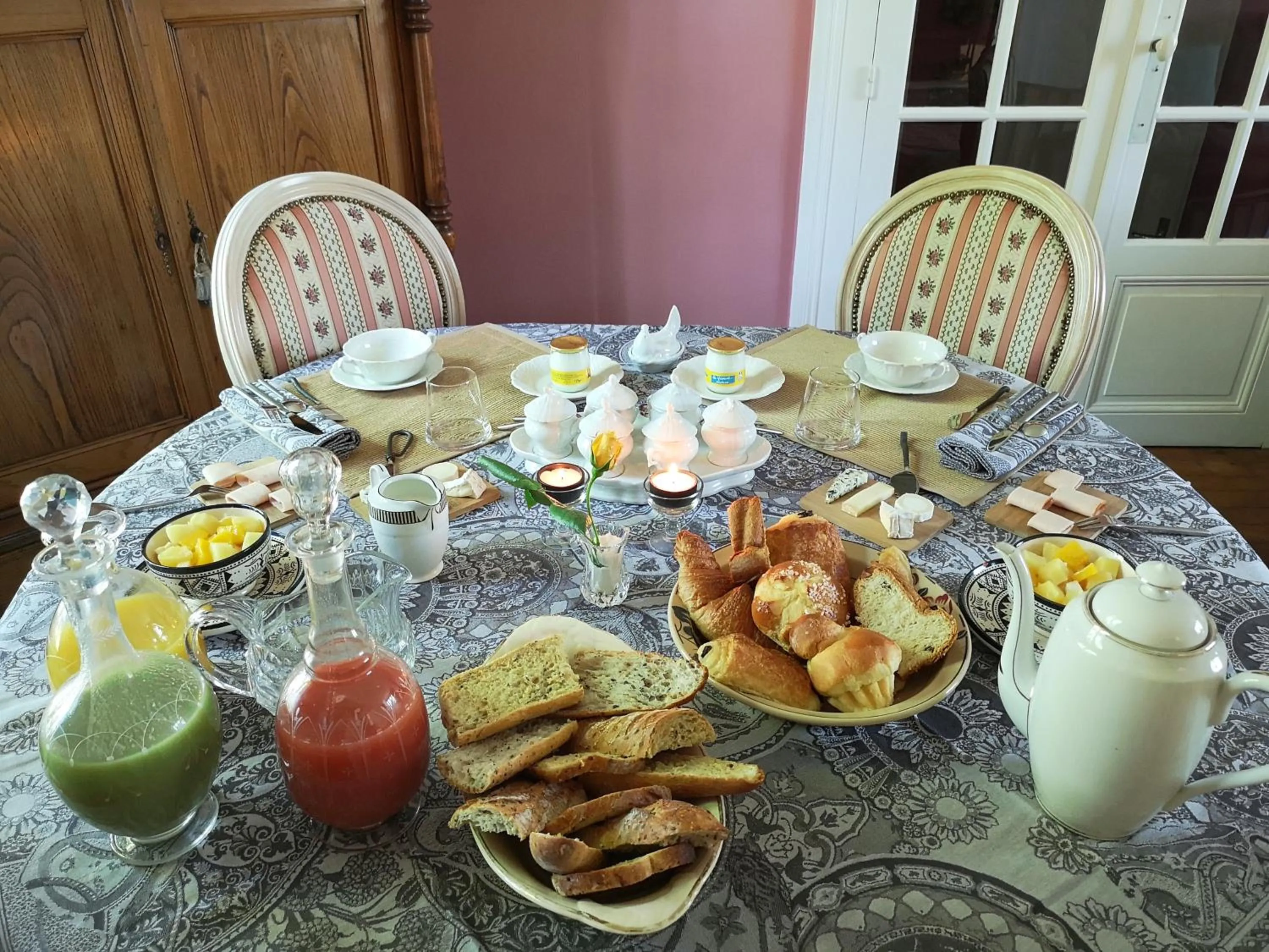 Food and drinks in Villa le Cloky