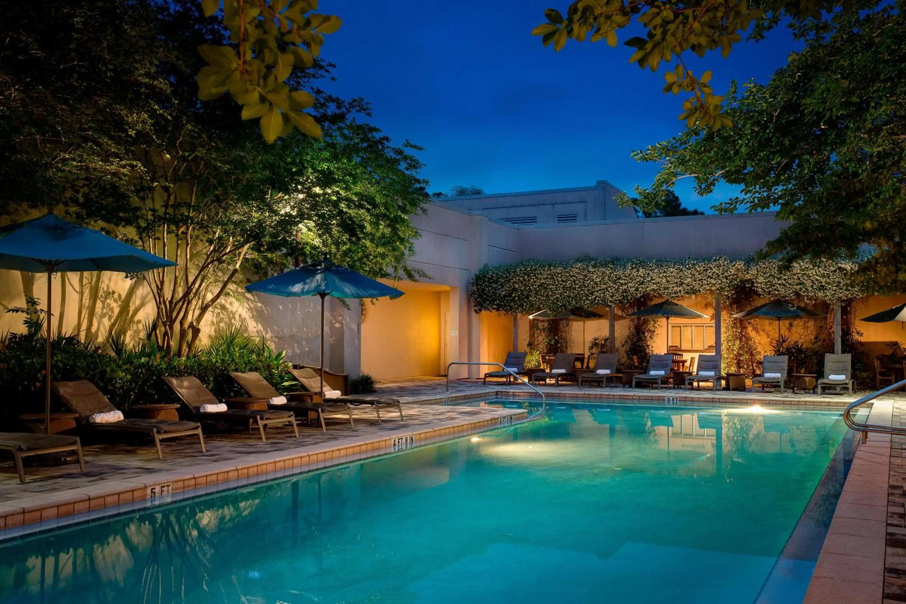 Swimming pool in Sawgrass Marriott Golf Resort & Spa