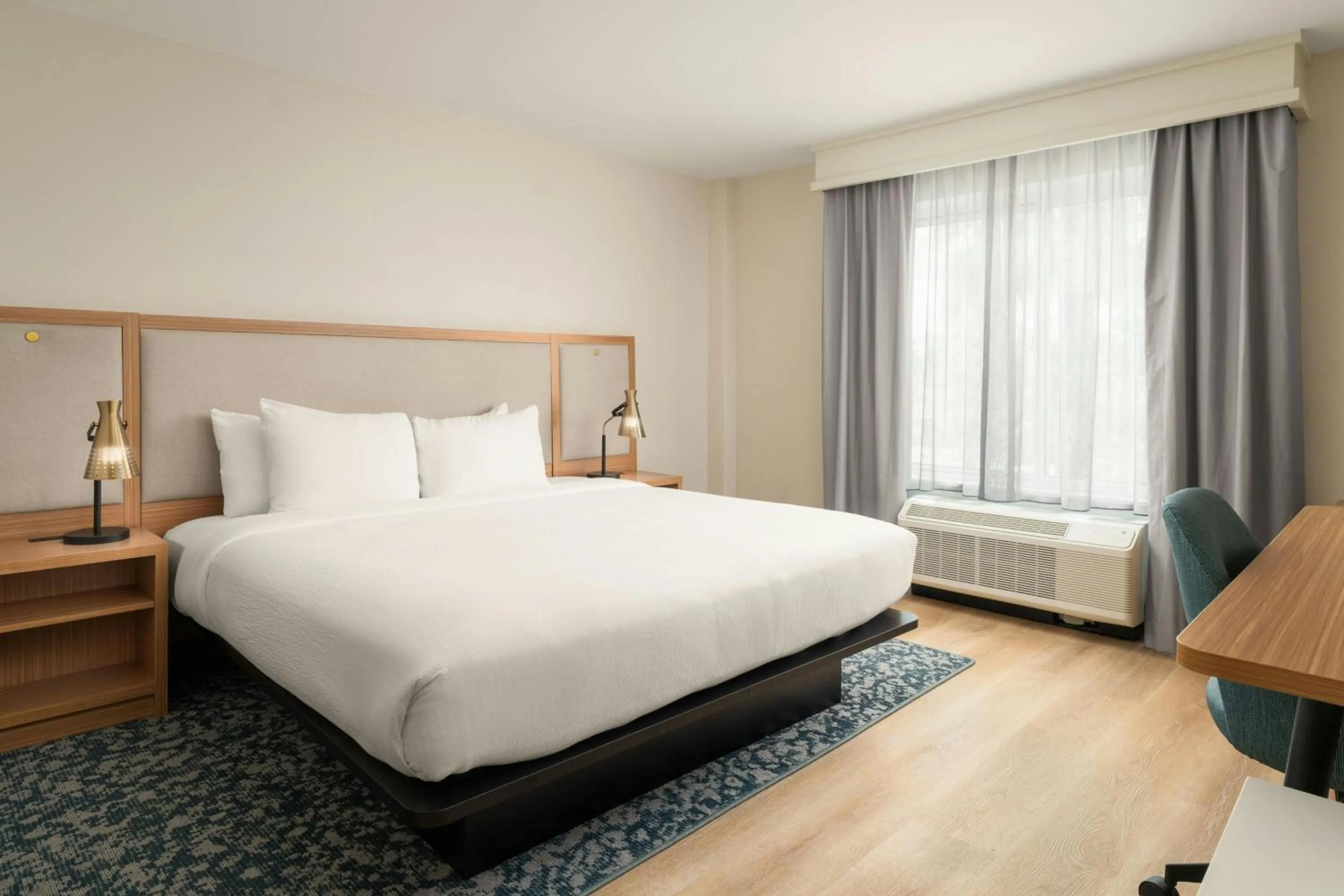 Photo of the whole room, Bed in Fairfield Inn & Suites Jacksonville Butler Boulevard