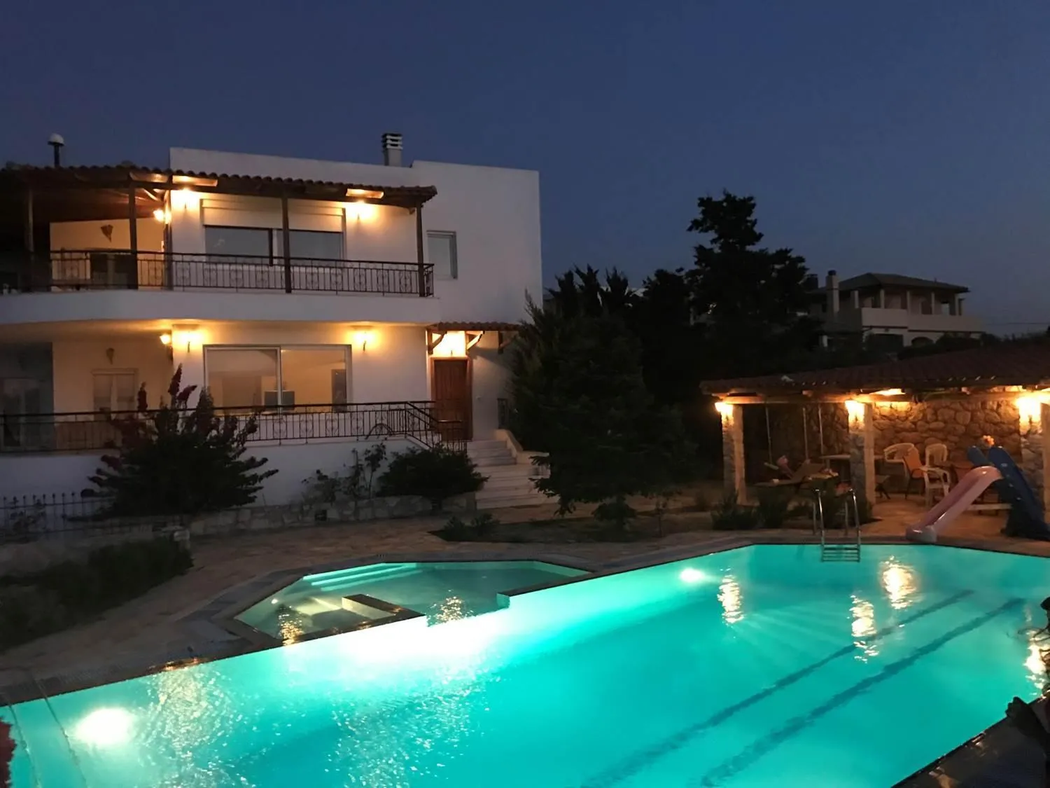 The Three Graces - Villa with Private Pool, Jacuzzi & BBQ for up to 8 guests