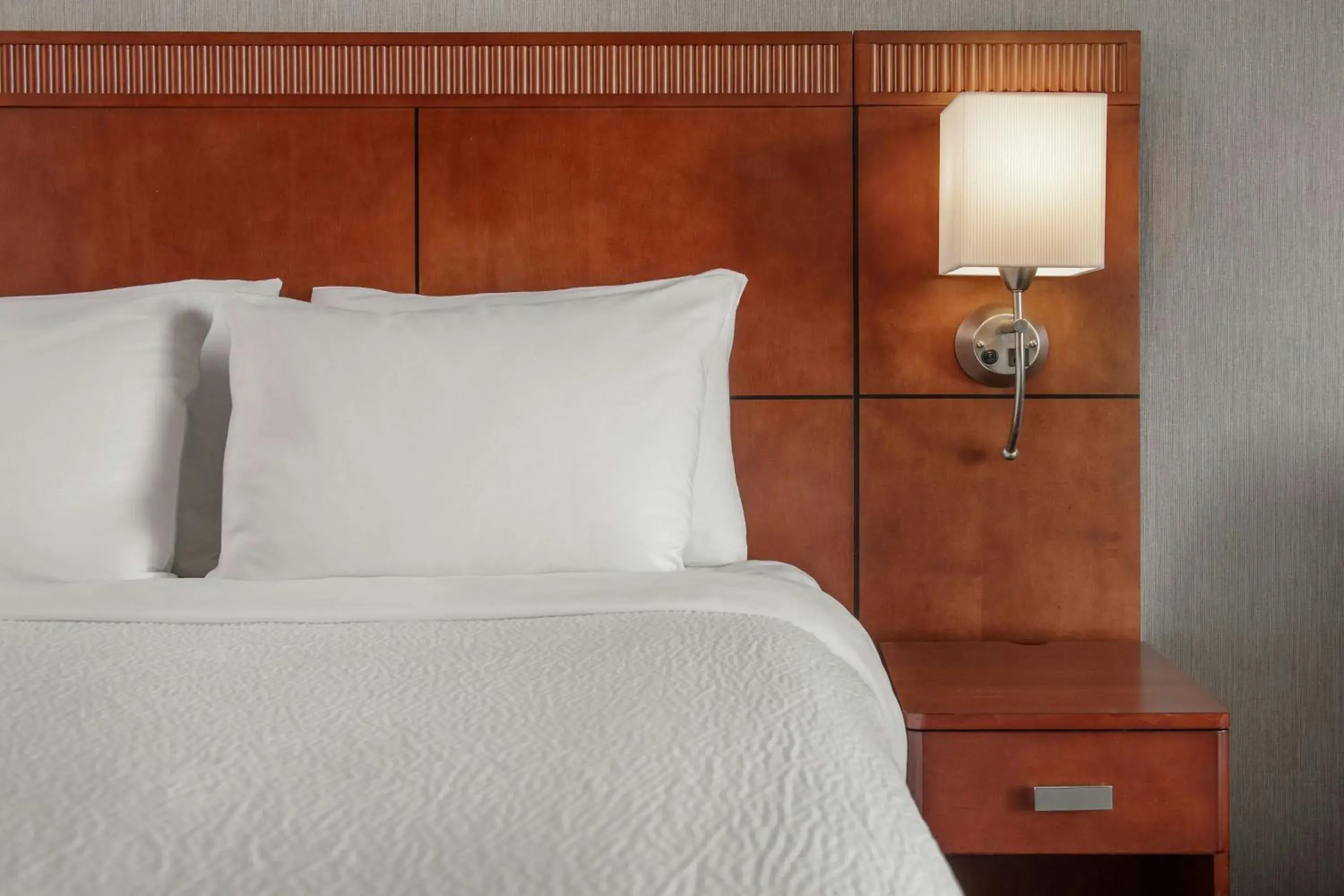 King Guest Room with Mountain View - High Floor in Courtyard by Marriott Los Angeles Pasadena/Monrovia King Guest Room with Mountain View - High Floor in Courtyard by Marriott Los Angeles Pasadena/Monrovia