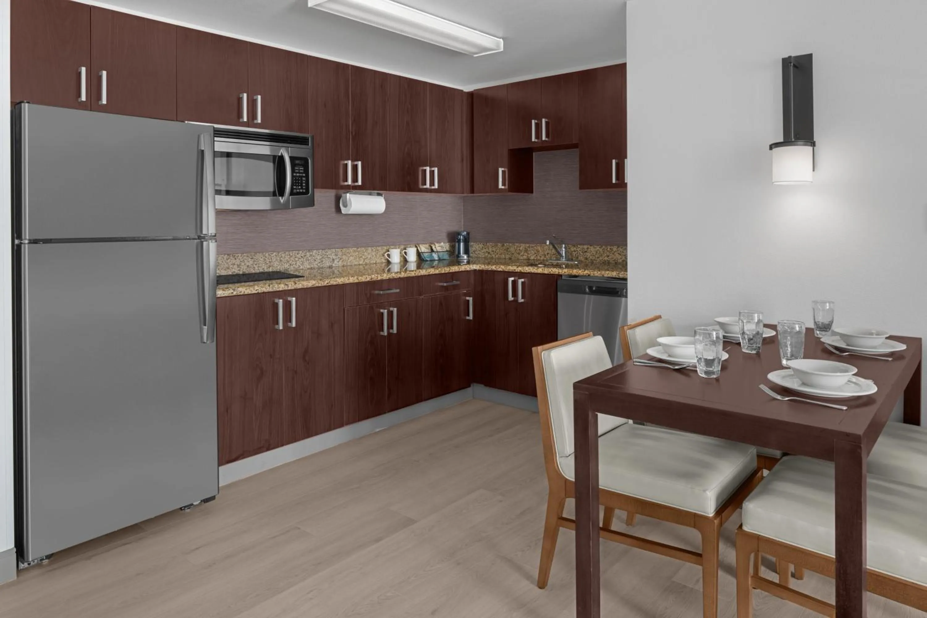 Kitchen or kitchenette in Residence Inn by Marriott Santa Clarita Valencia