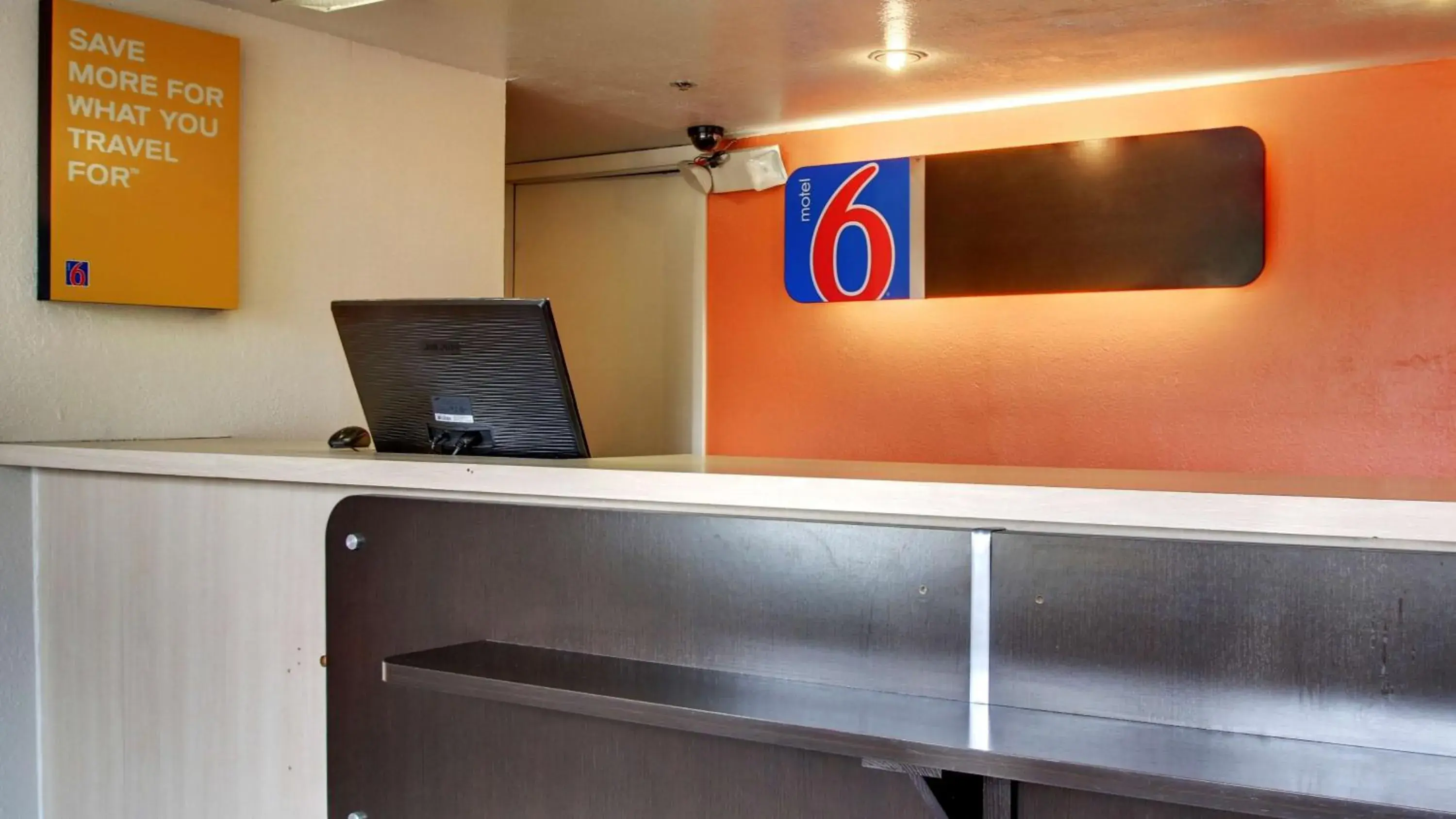 Property logo or sign, Lobby/Reception in Motel 6-Des Moines, IA - North