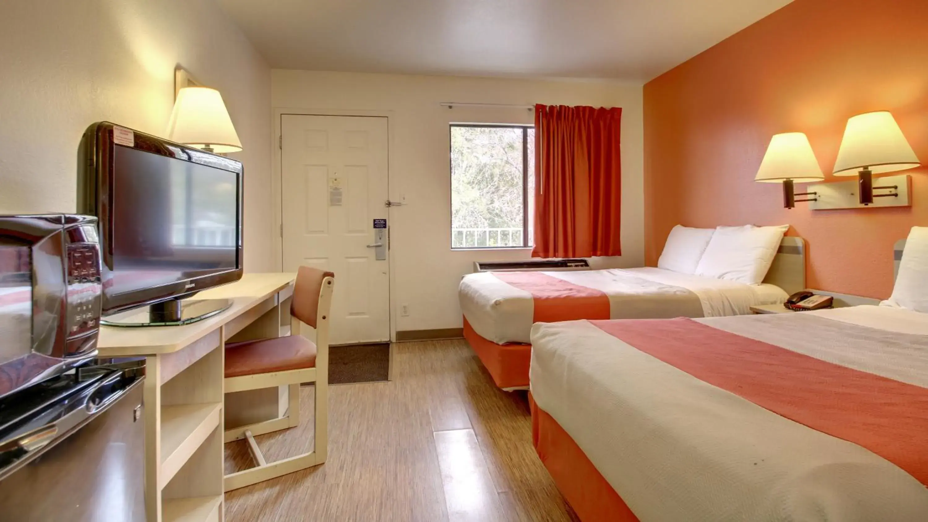 Bedroom, Bed in Motel 6-Des Moines, IA - North