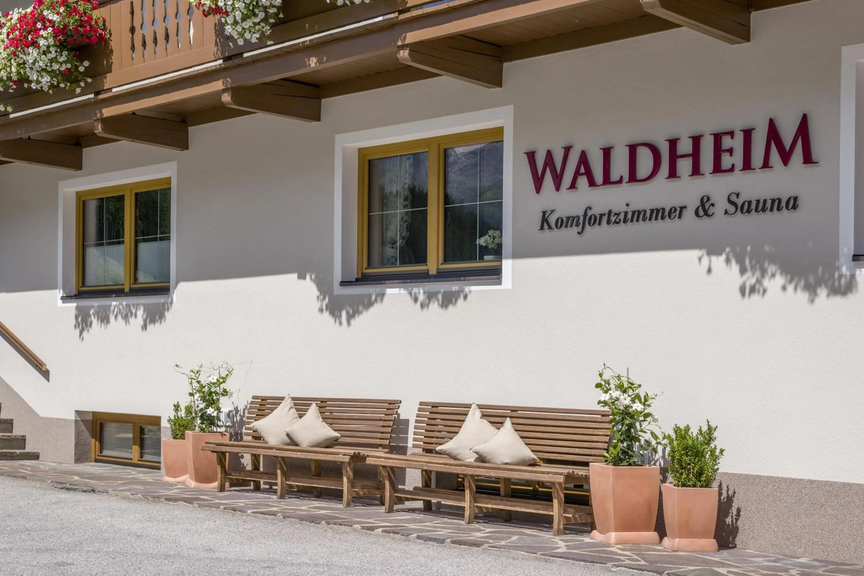 Facade/entrance in Haus Waldheim