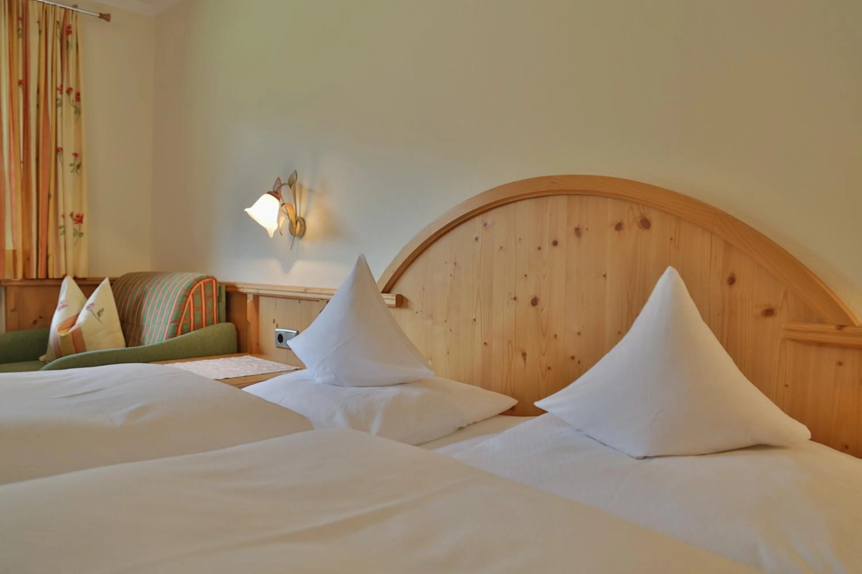 Decorative detail, Bed in Haus Waldheim