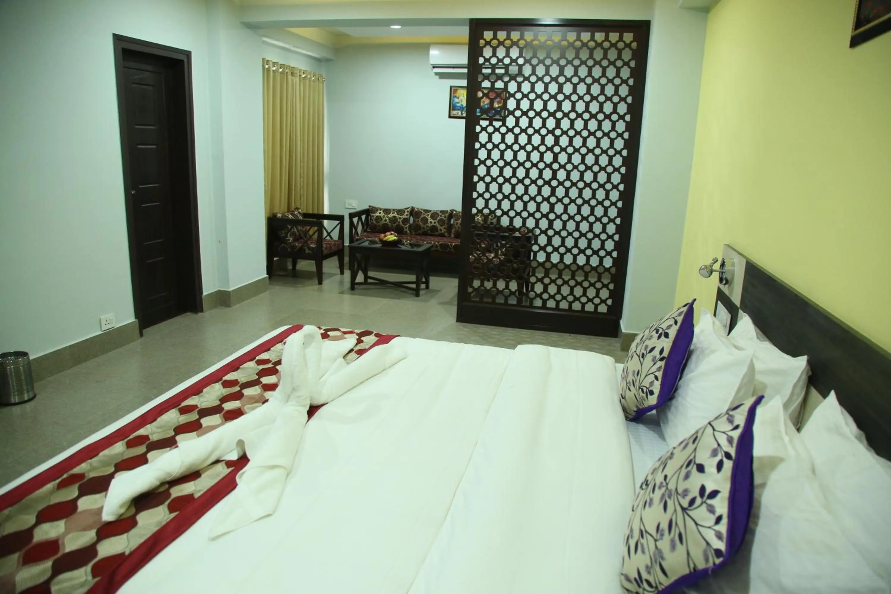 Bed in The Loft Hotel, Siliguri