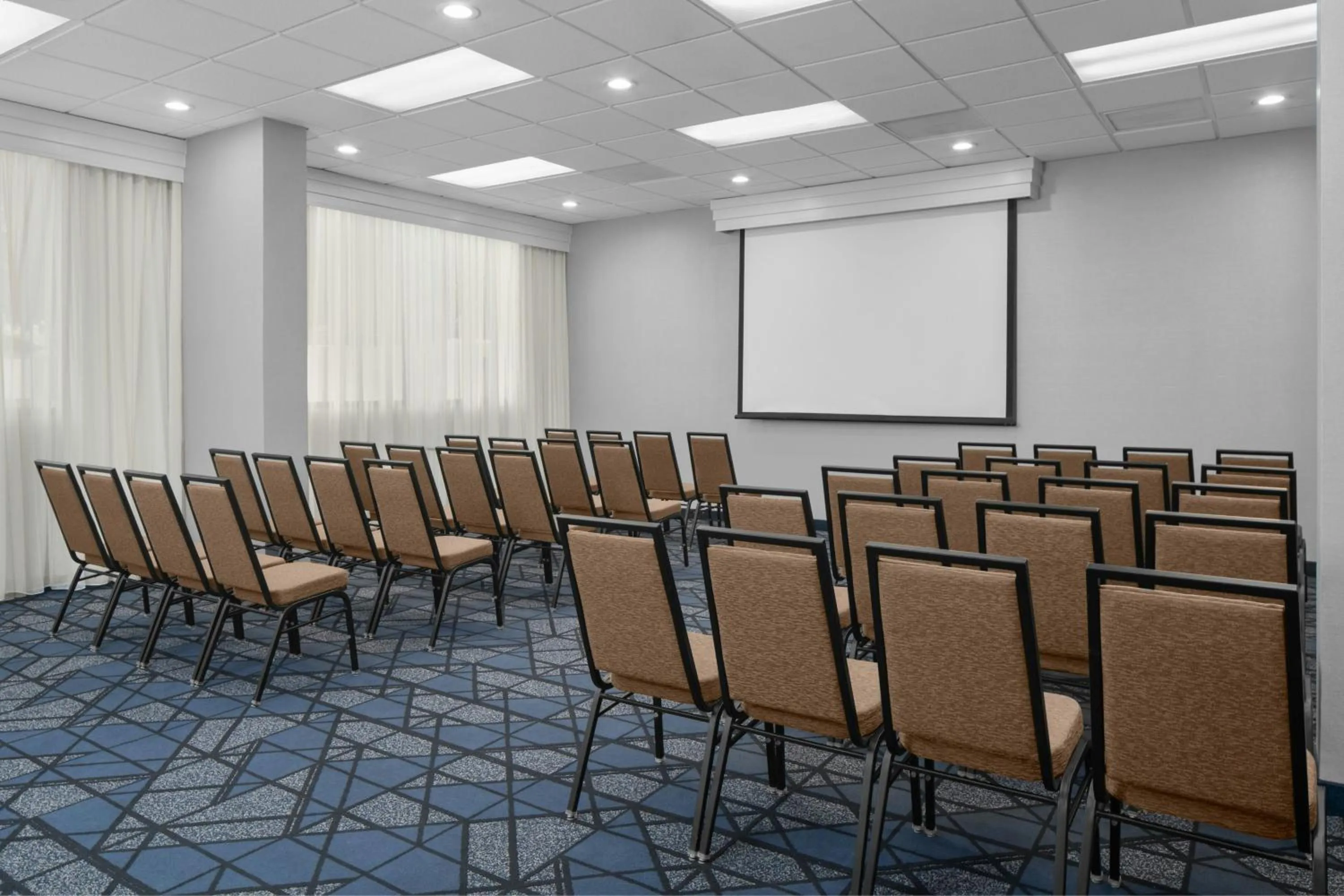 Meeting/conference room in Courtyard by Marriott Cypress Anaheim / Orange County