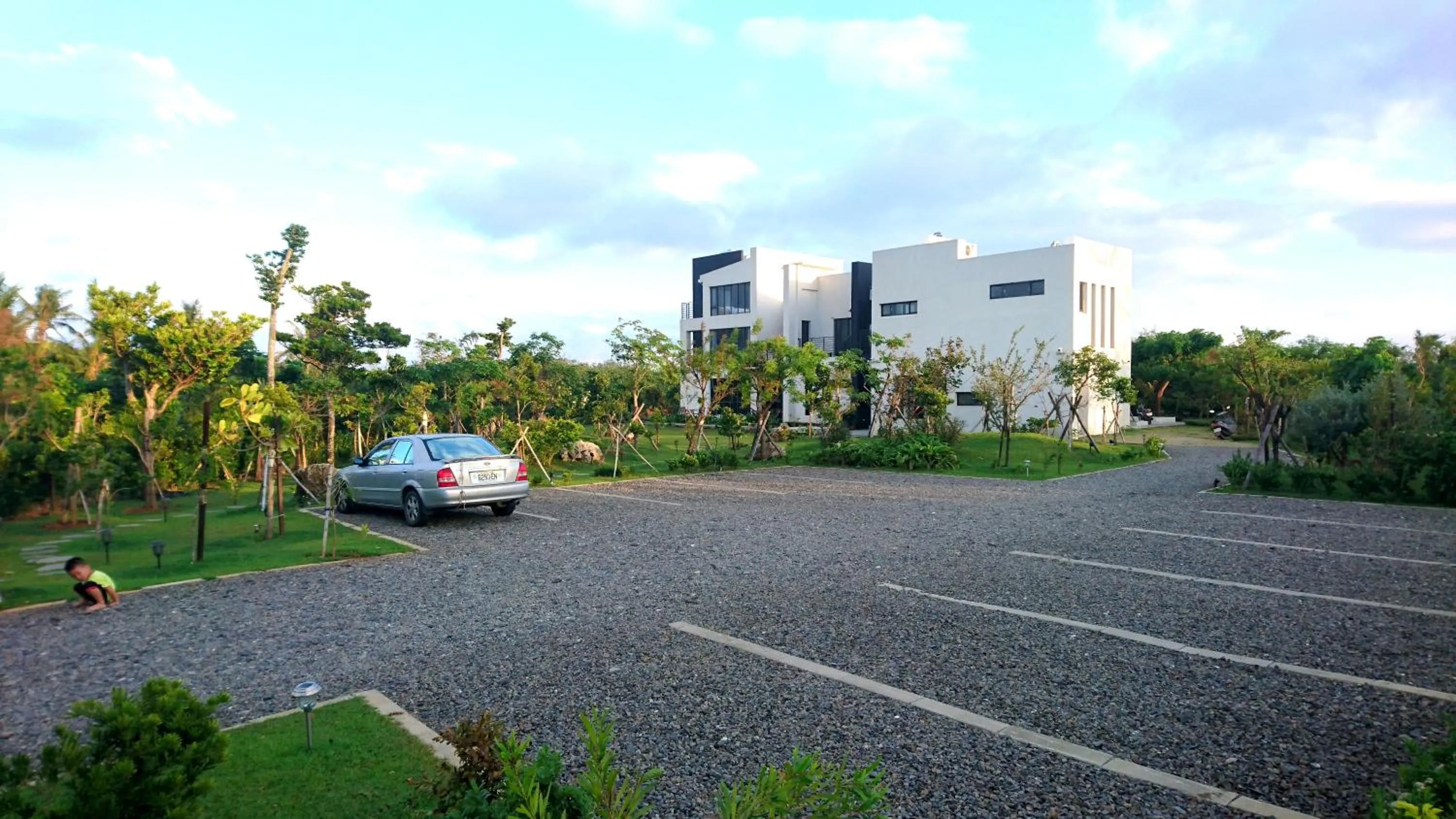 Parking in Lin's Forest