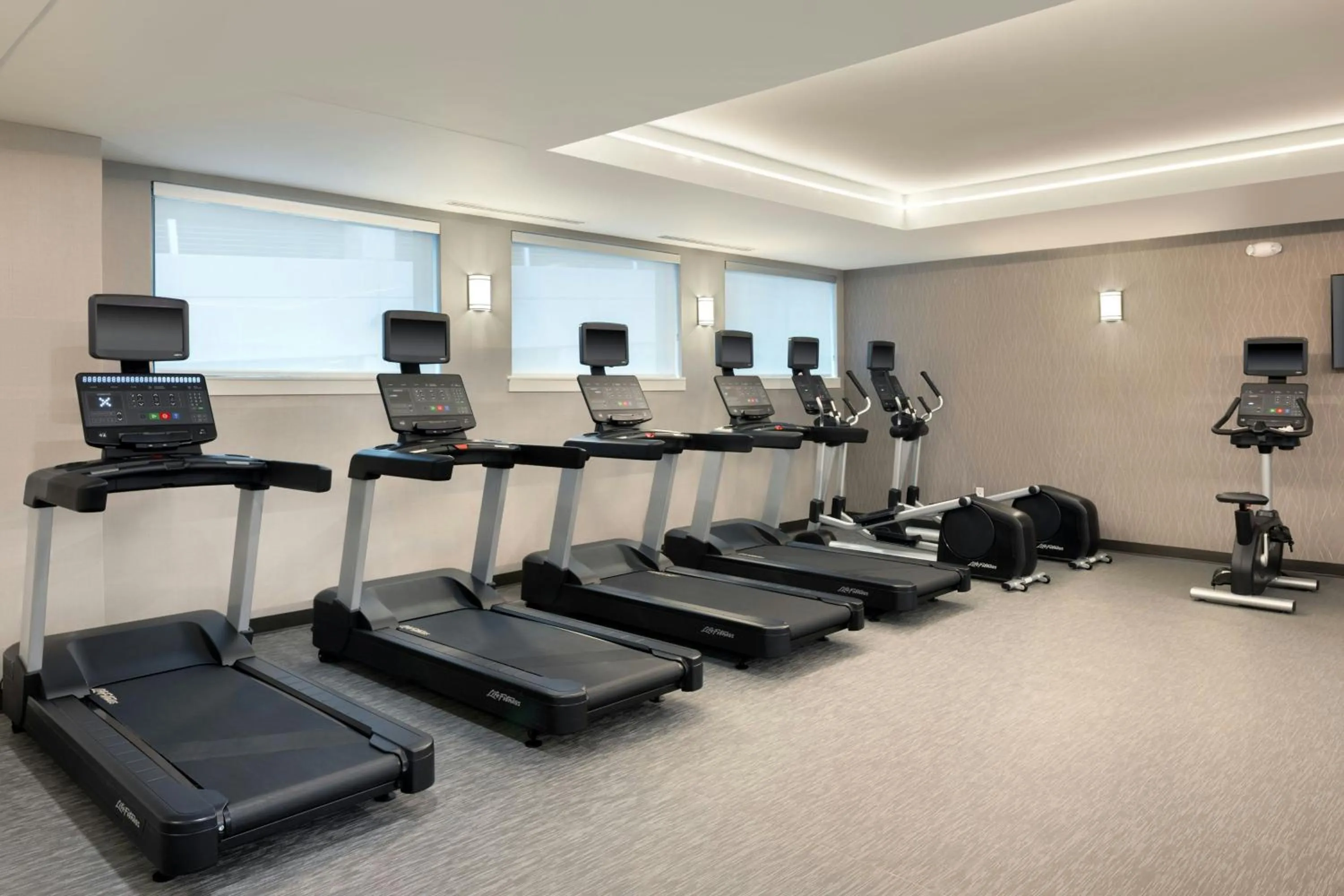 Fitness centre/facilities in Courtyard by Marriott Little Rock Downtown