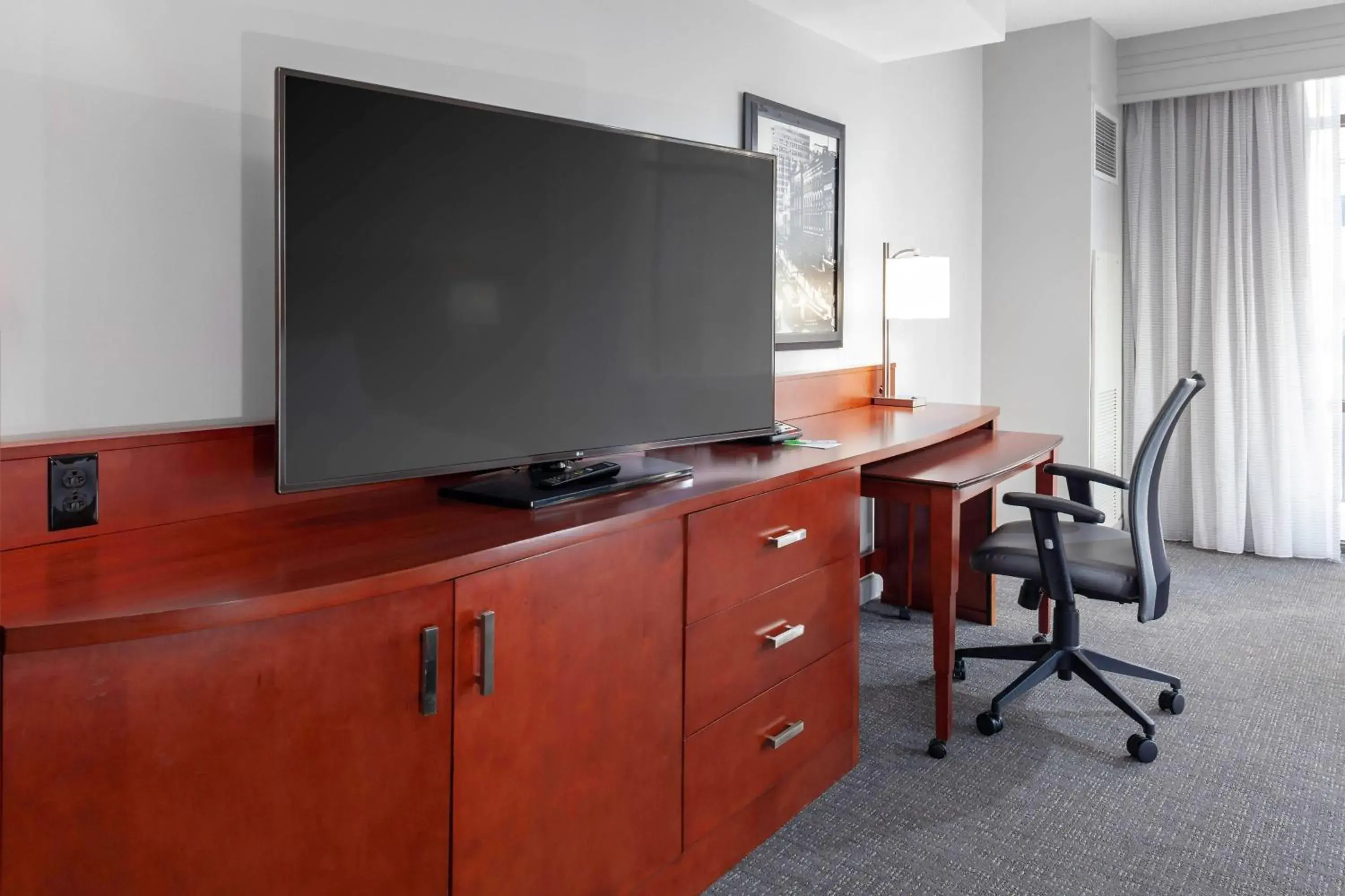 One-Bedroom King Suite in Courtyard Memphis Downtown One-Bedroom King Suite in Courtyard Memphis Downtown