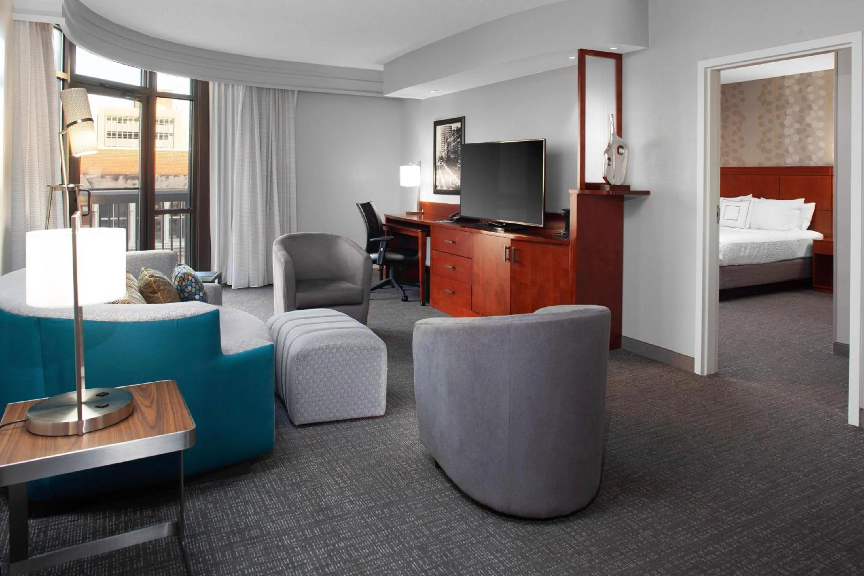 Bedroom, Bed in Courtyard Memphis Downtown