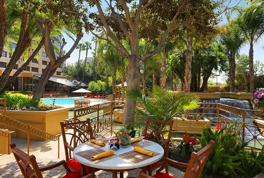 Restaurant/places to eat in Long Beach Marriott Restaurant/places to eat in Long Beach Marriott