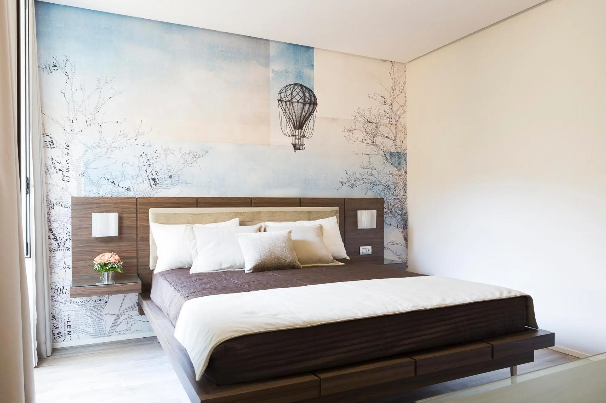 Bed in Rhome Suites