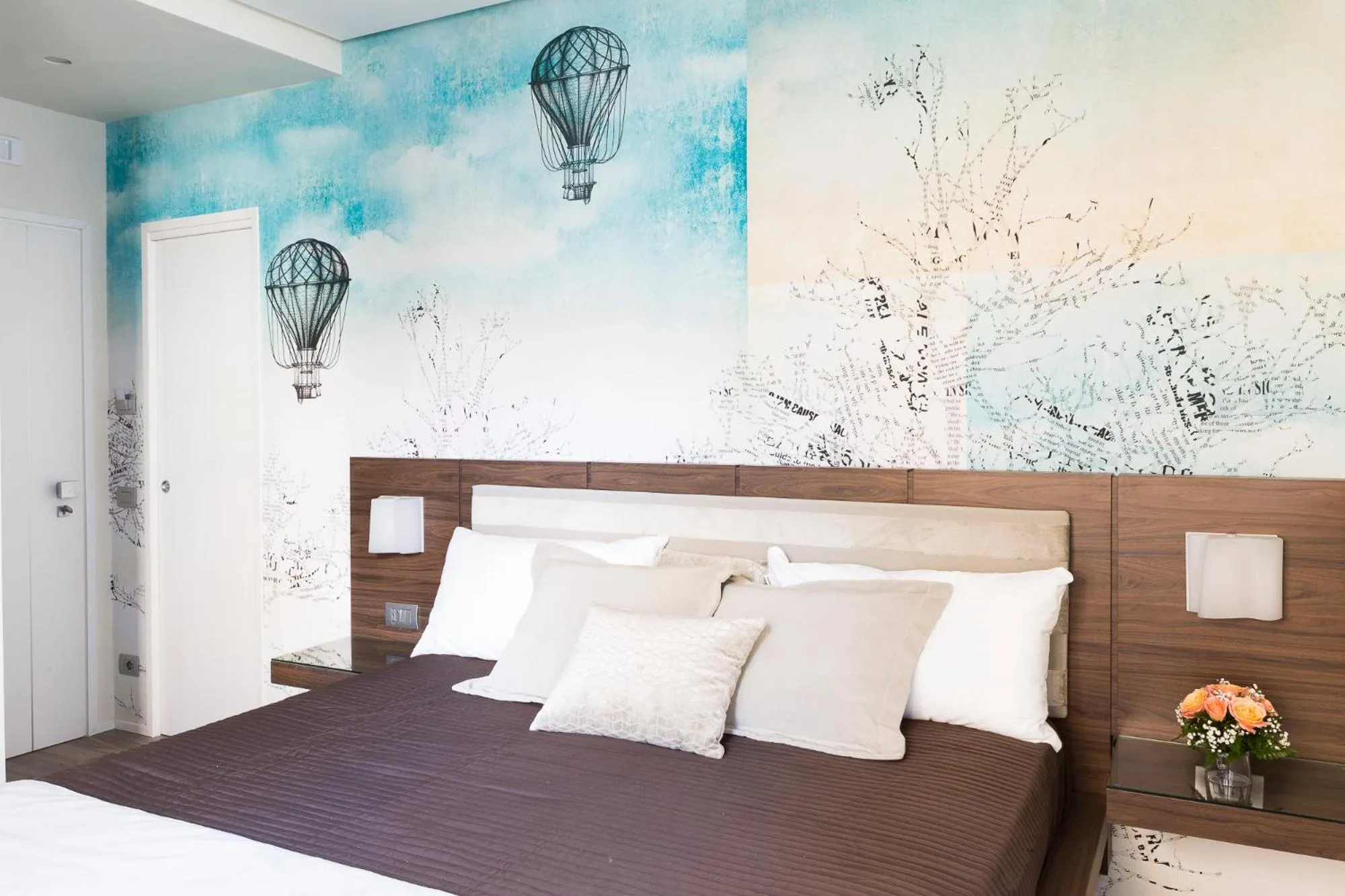 Bed in Rhome Suites