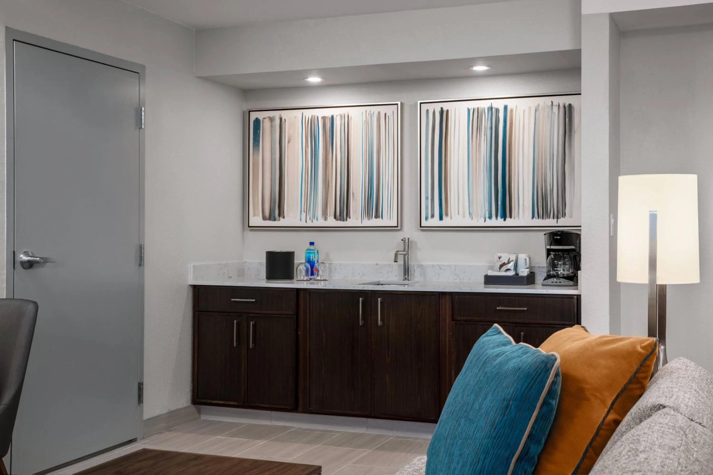 Lounge or bar in Courtyard by Marriott Miami Aventura Mall