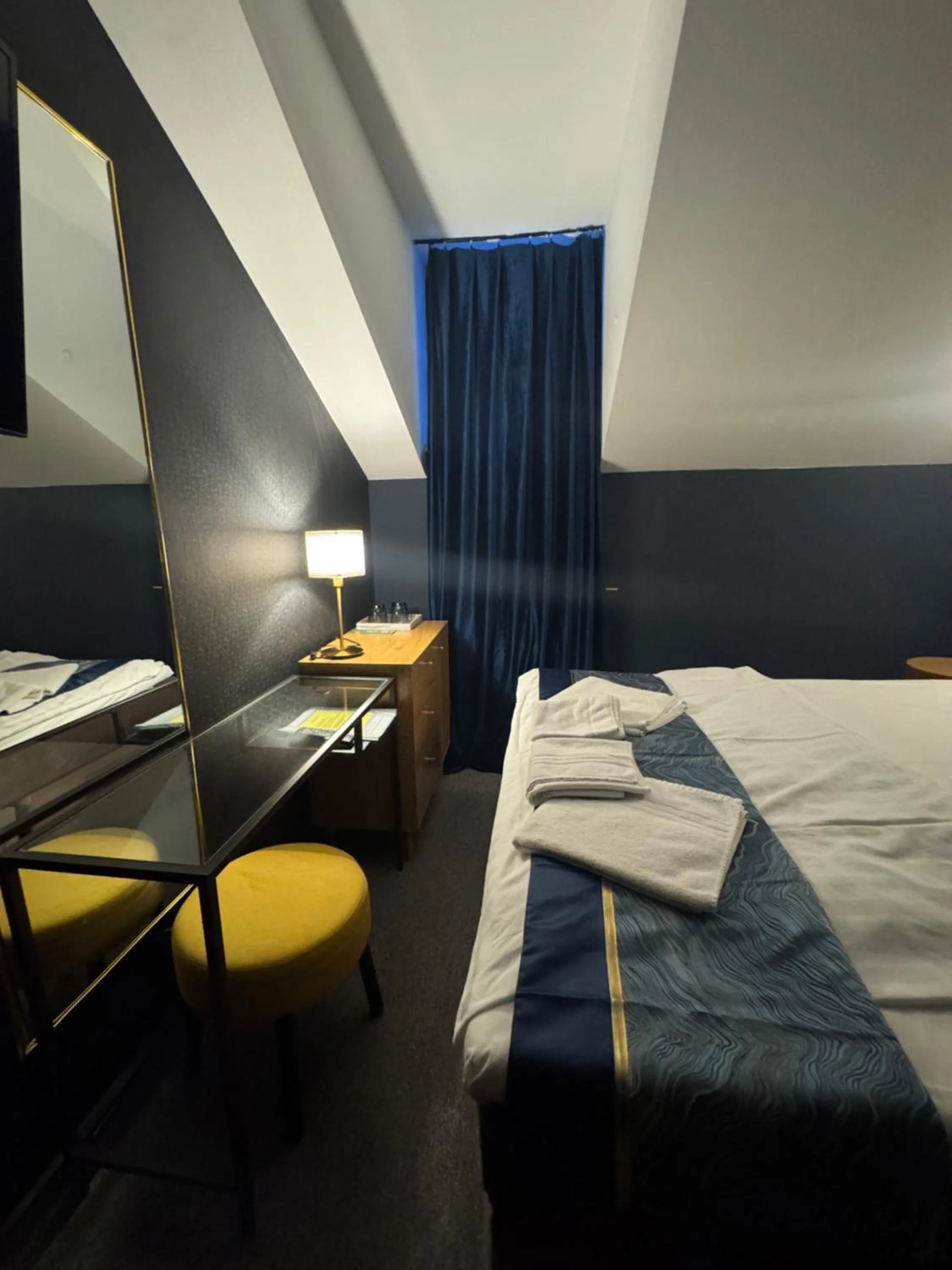 Bed in Apple Economy Hotel