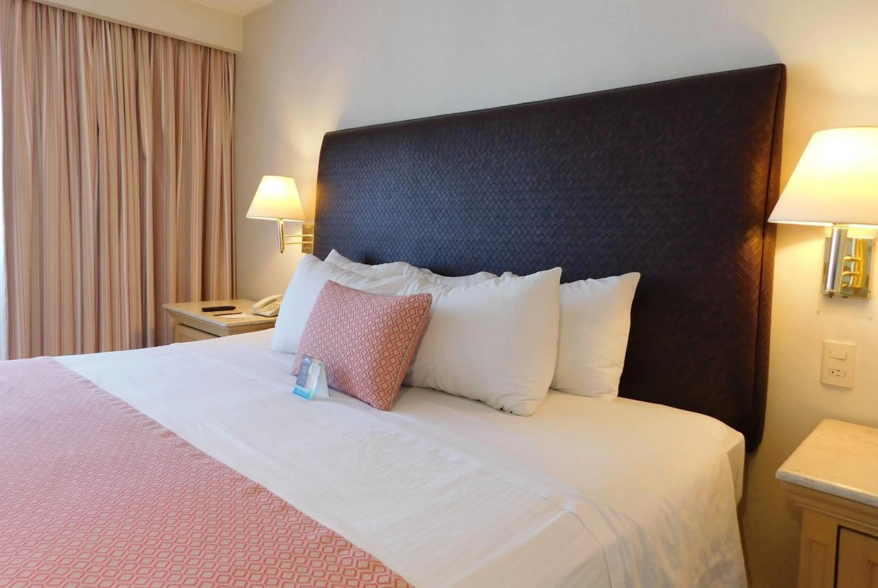 Photo of the whole room, Bed in Hotel Palacio Azteca Tijuana, Trademark by Wyndham