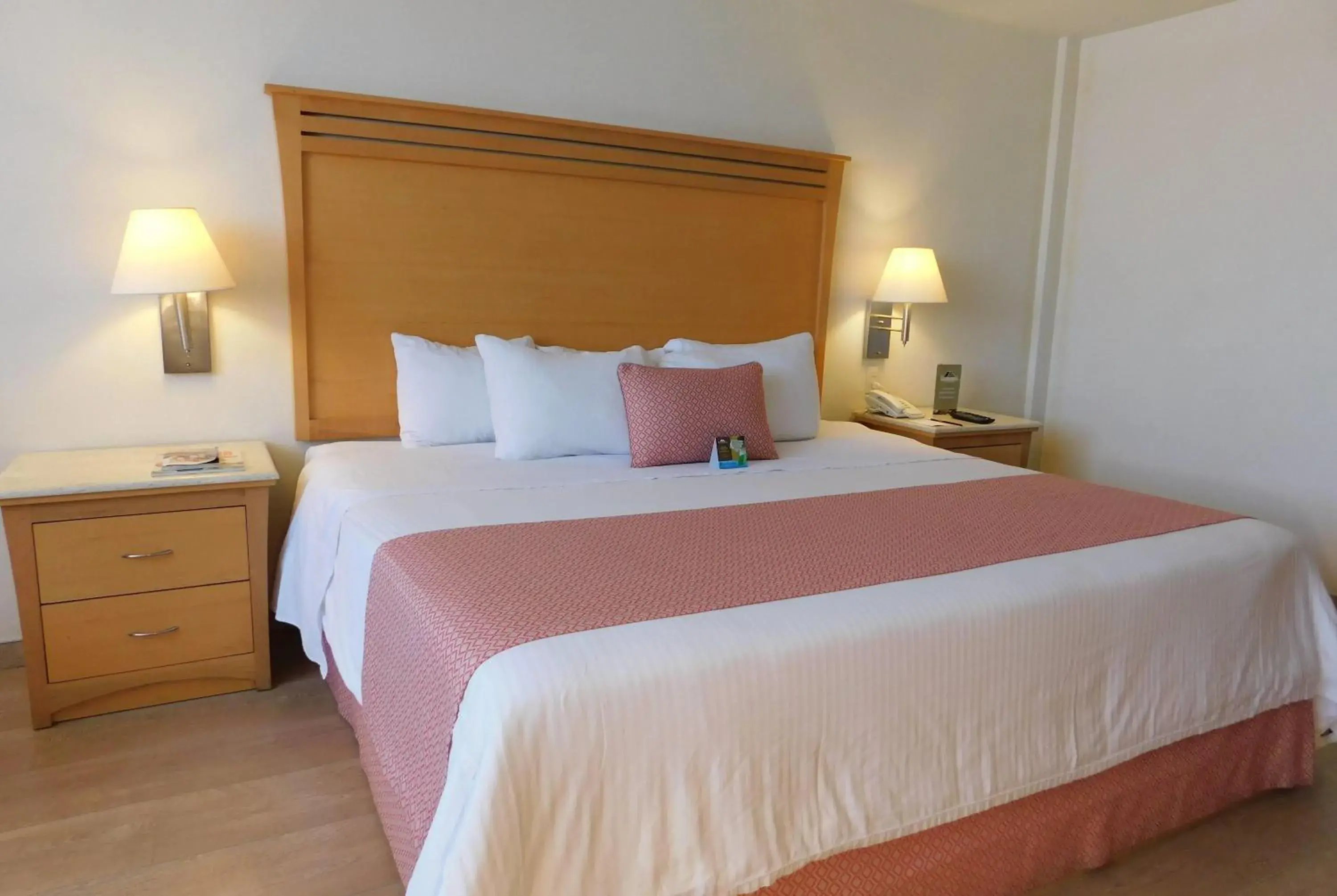 Photo of the whole room, Bed in Hotel Palacio Azteca Tijuana, Trademark by Wyndham Photo of the whole room, Bed in Hotel Palacio Azteca Tijuana, Trademark by Wyndham