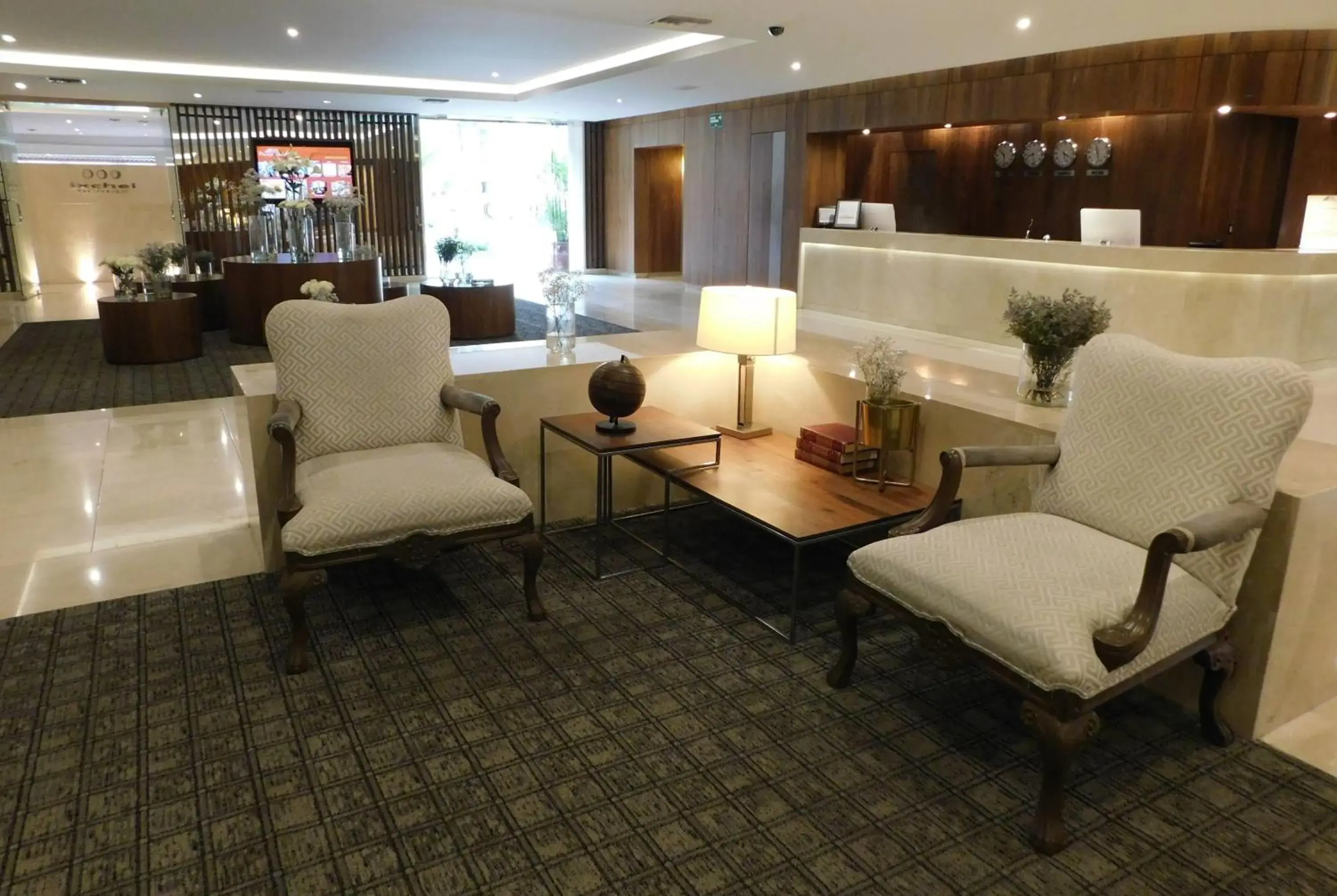 Lobby or reception in Hotel Palacio Azteca Tijuana, Trademark by Wyndham Lobby or reception in Hotel Palacio Azteca Tijuana, Trademark by Wyndham