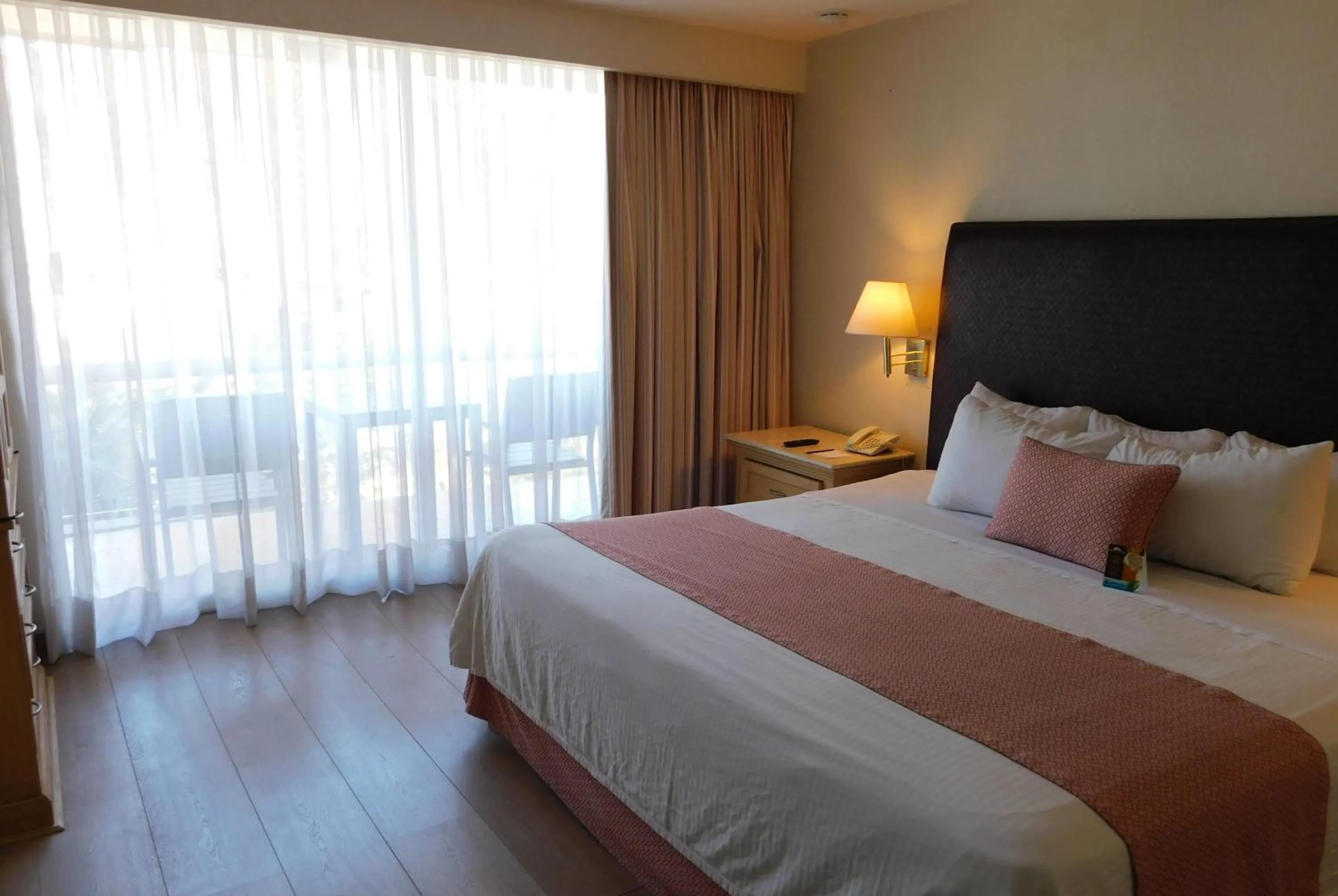 Photo of the whole room, Bed in Hotel Palacio Azteca Tijuana, Trademark by Wyndham