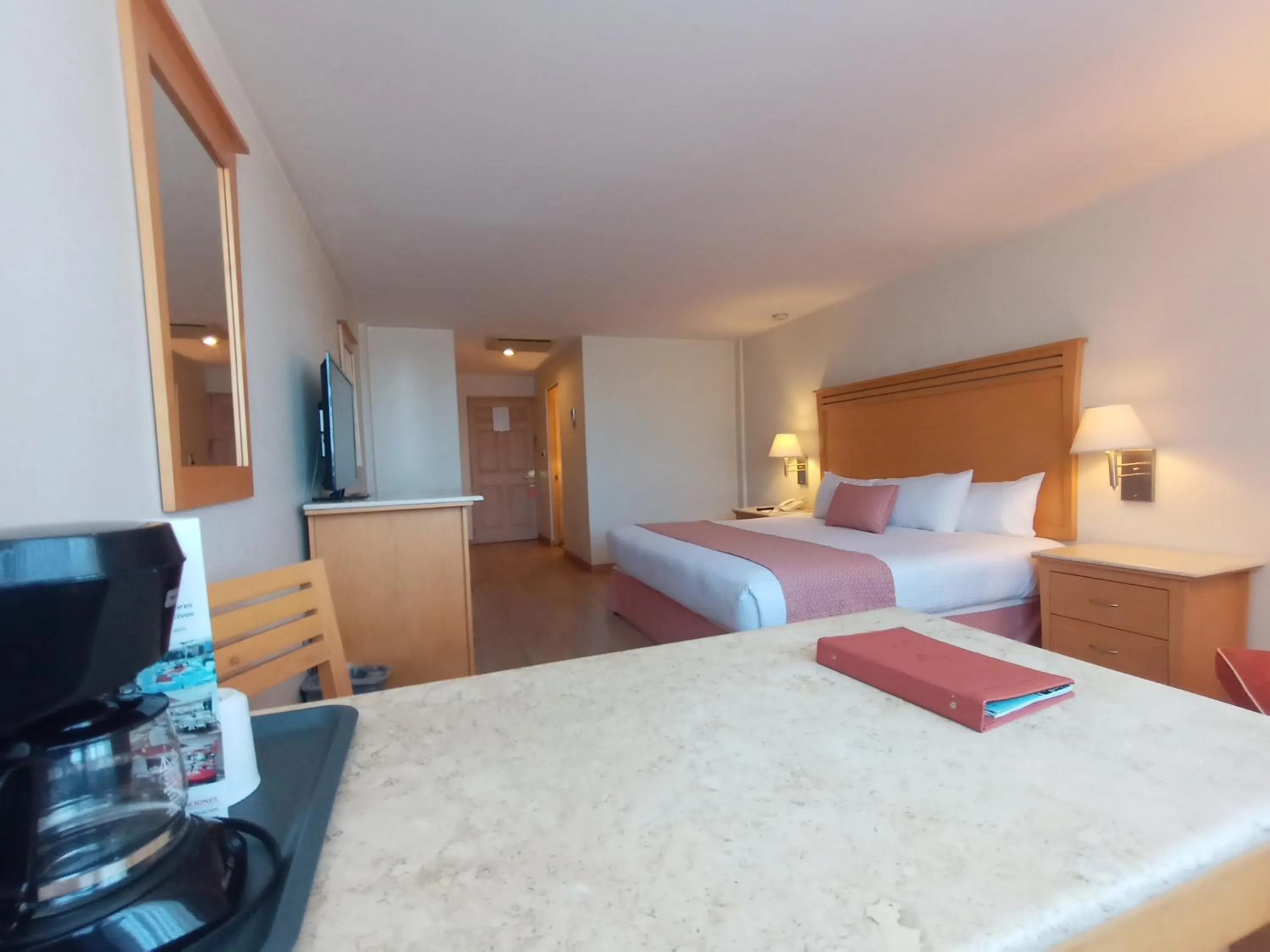 Photo of the whole room, Bed in Hotel Palacio Azteca Tijuana, Trademark by Wyndham