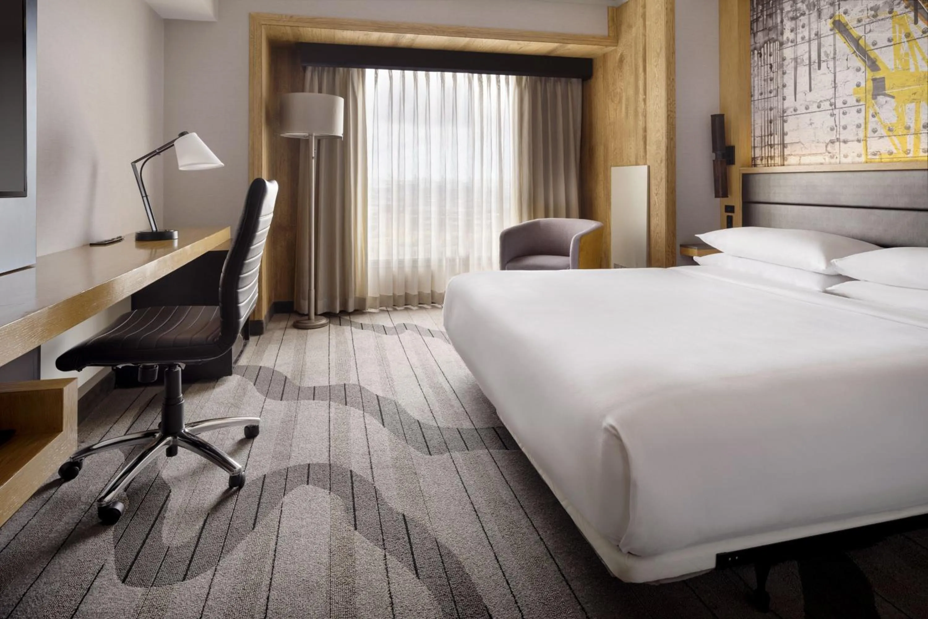 Photo of the whole room, Bed in Oakland Marriott City Center