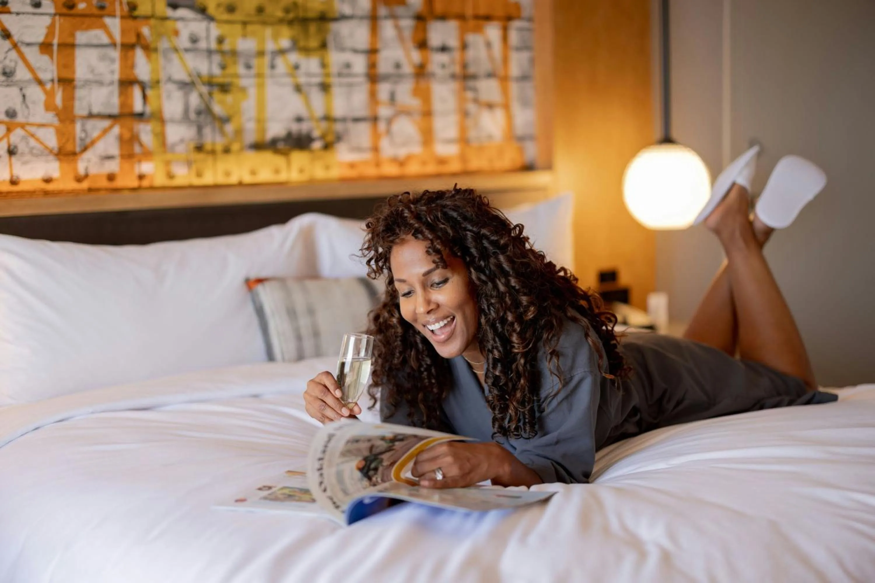 Photo of the whole room, Bed in Oakland Marriott City Center