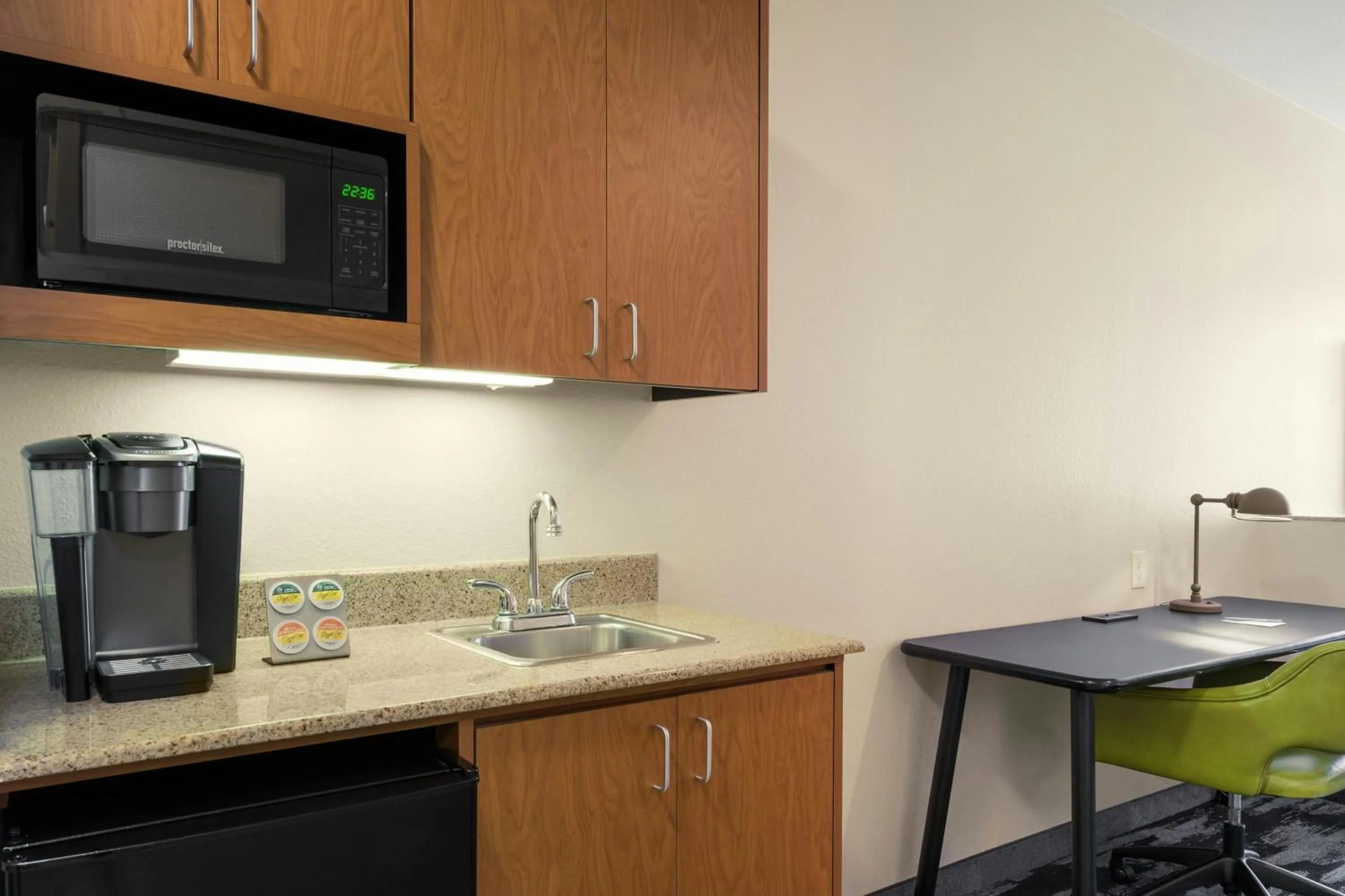 Kitchen or kitchenette in Fairfield Inn & Suites by Marriott Fairfield Napa Valley Area