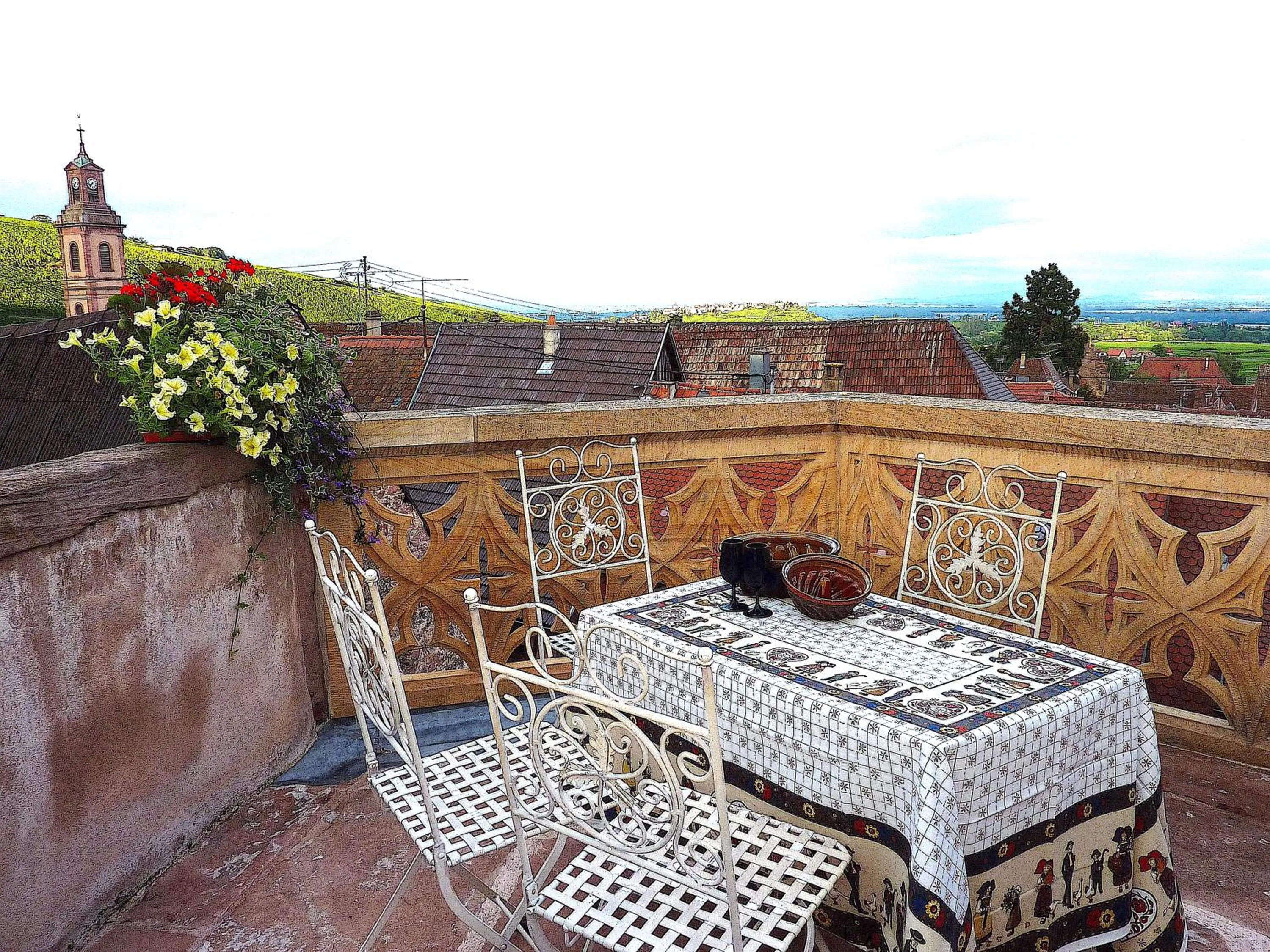 Balcony/Terrace in ADRIHOF à Riquewihr, Cour de l'Abbaye d'Autrey
