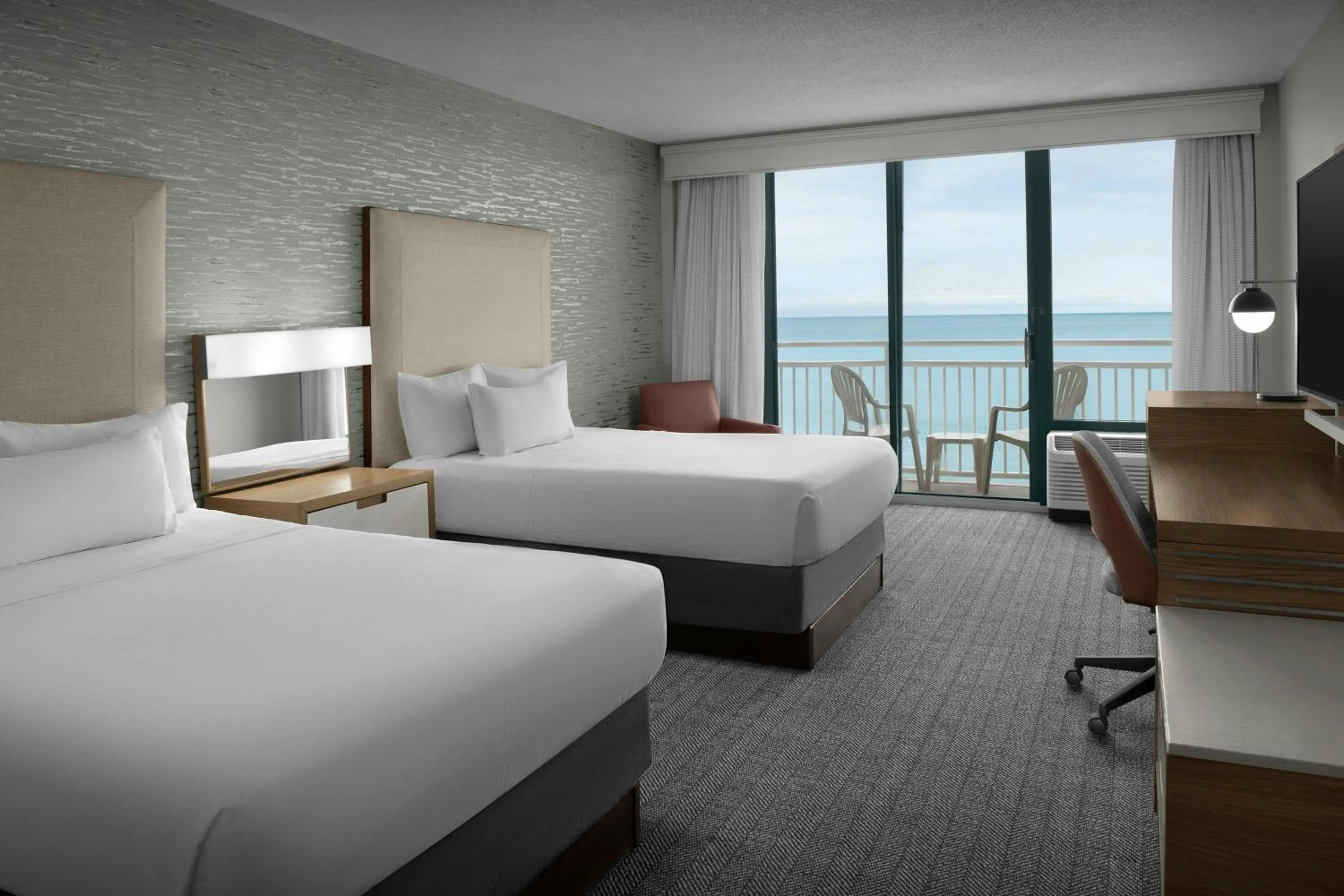 Bedroom, Bed in Courtyard Virginia Beach Oceanfront/South