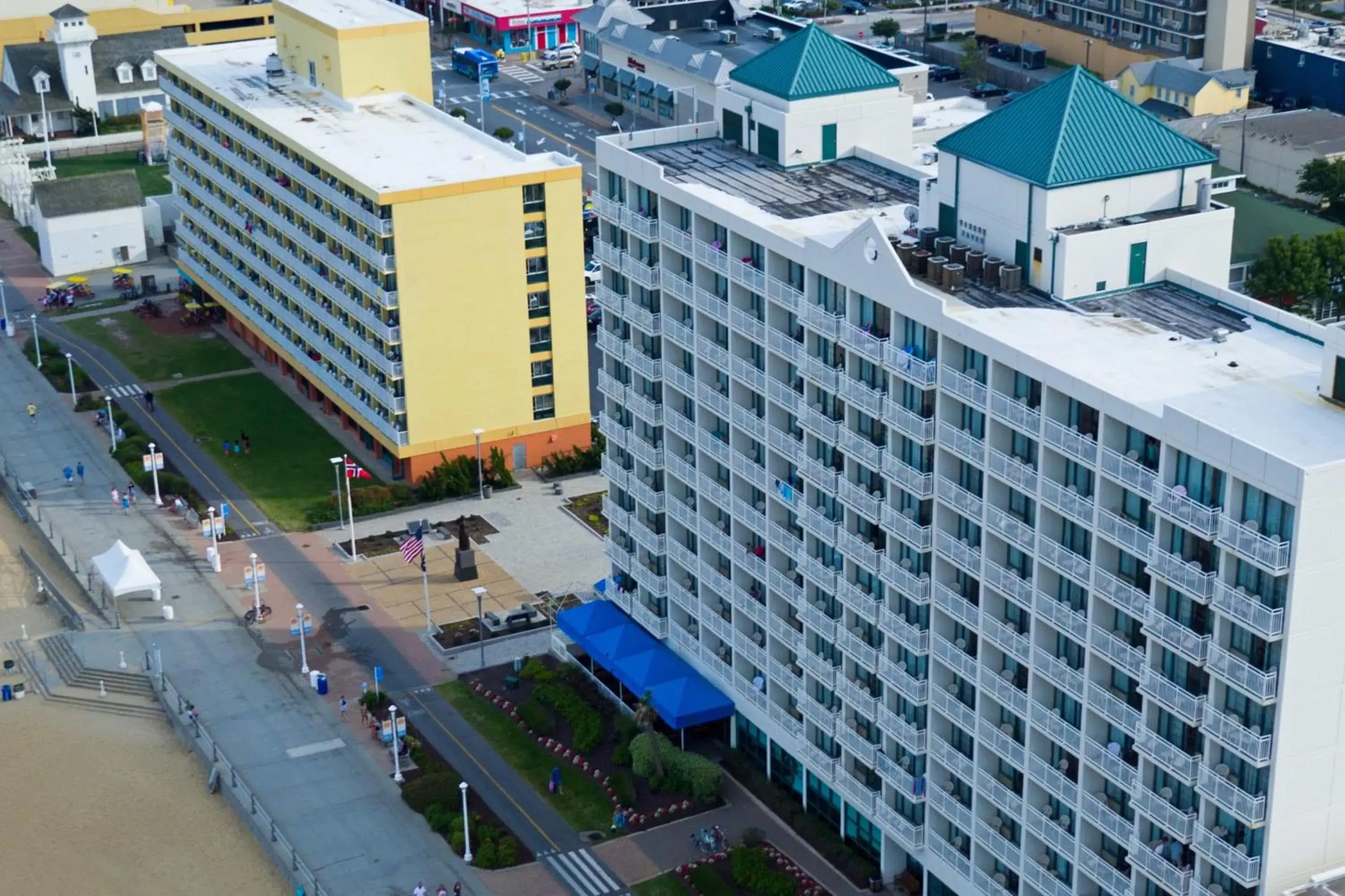 Property building in Courtyard Virginia Beach Oceanfront/South Property building in Courtyard Virginia Beach Oceanfront/South