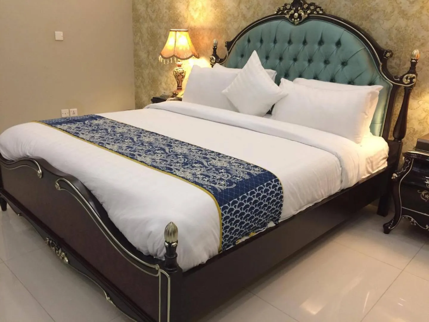 Bedroom in Orchards Cottage Hotel