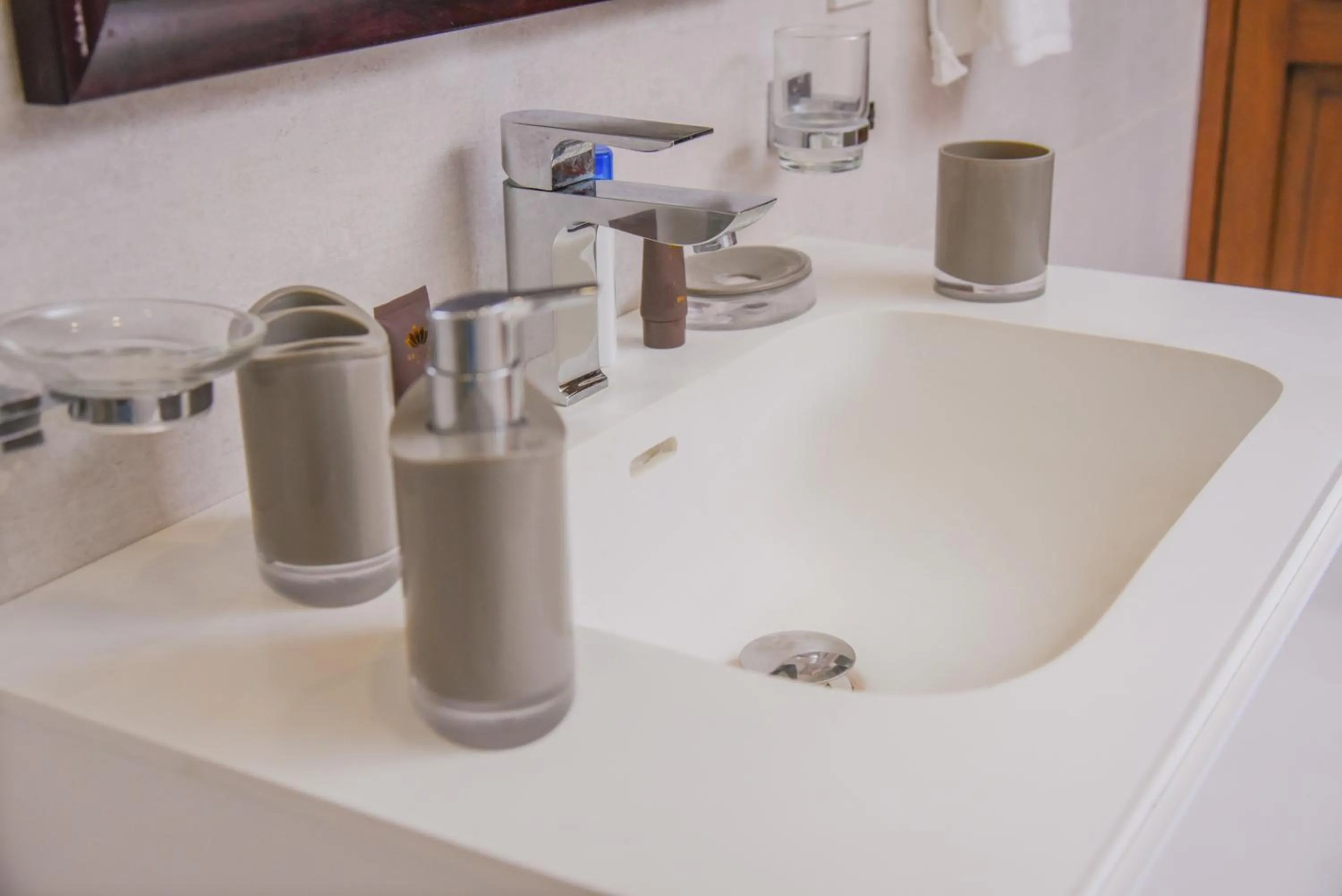 Bathroom in Orchards Cottage Hotel