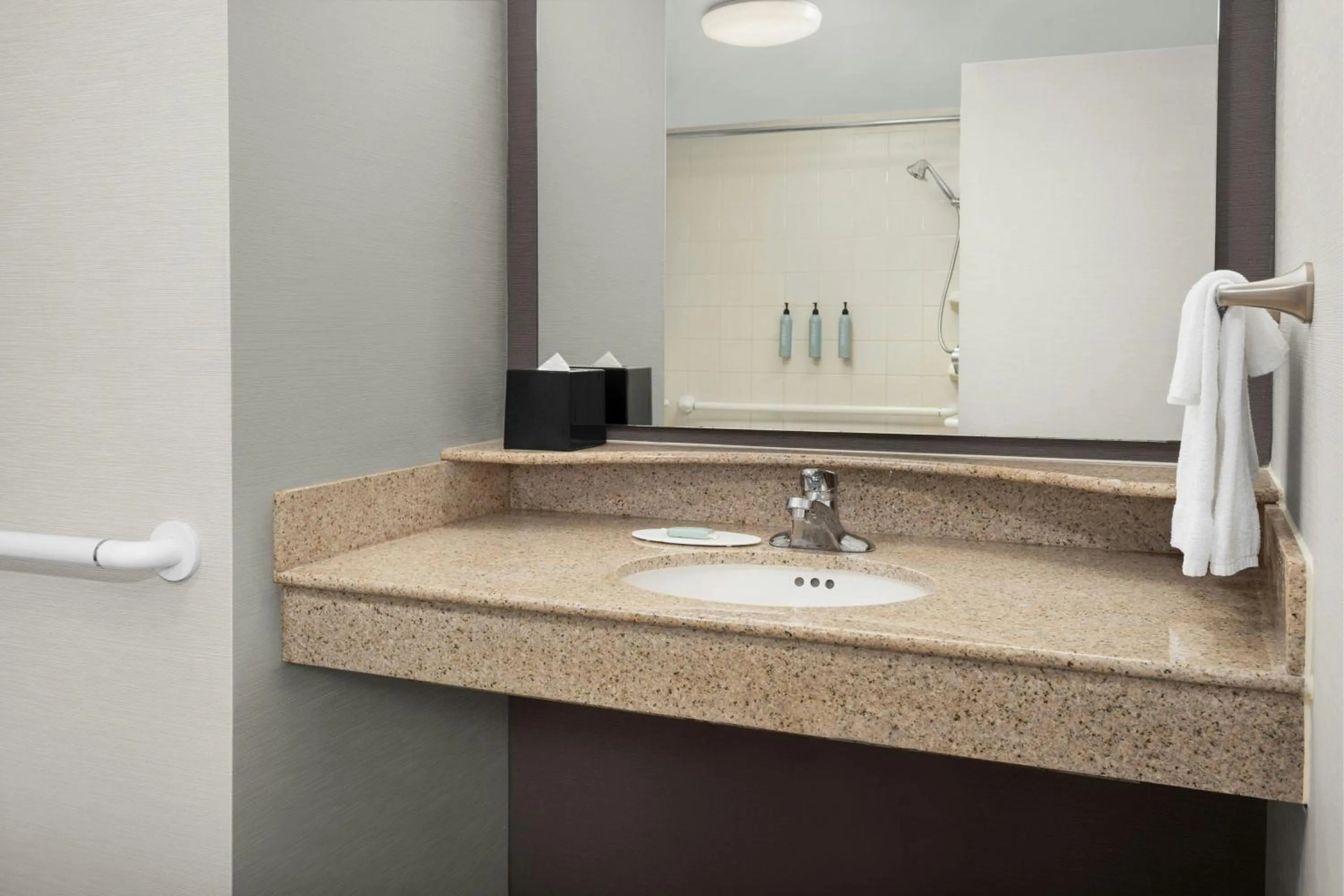 Bathroom in Courtyard Virginia Beach Oceanfront / North 37th Street